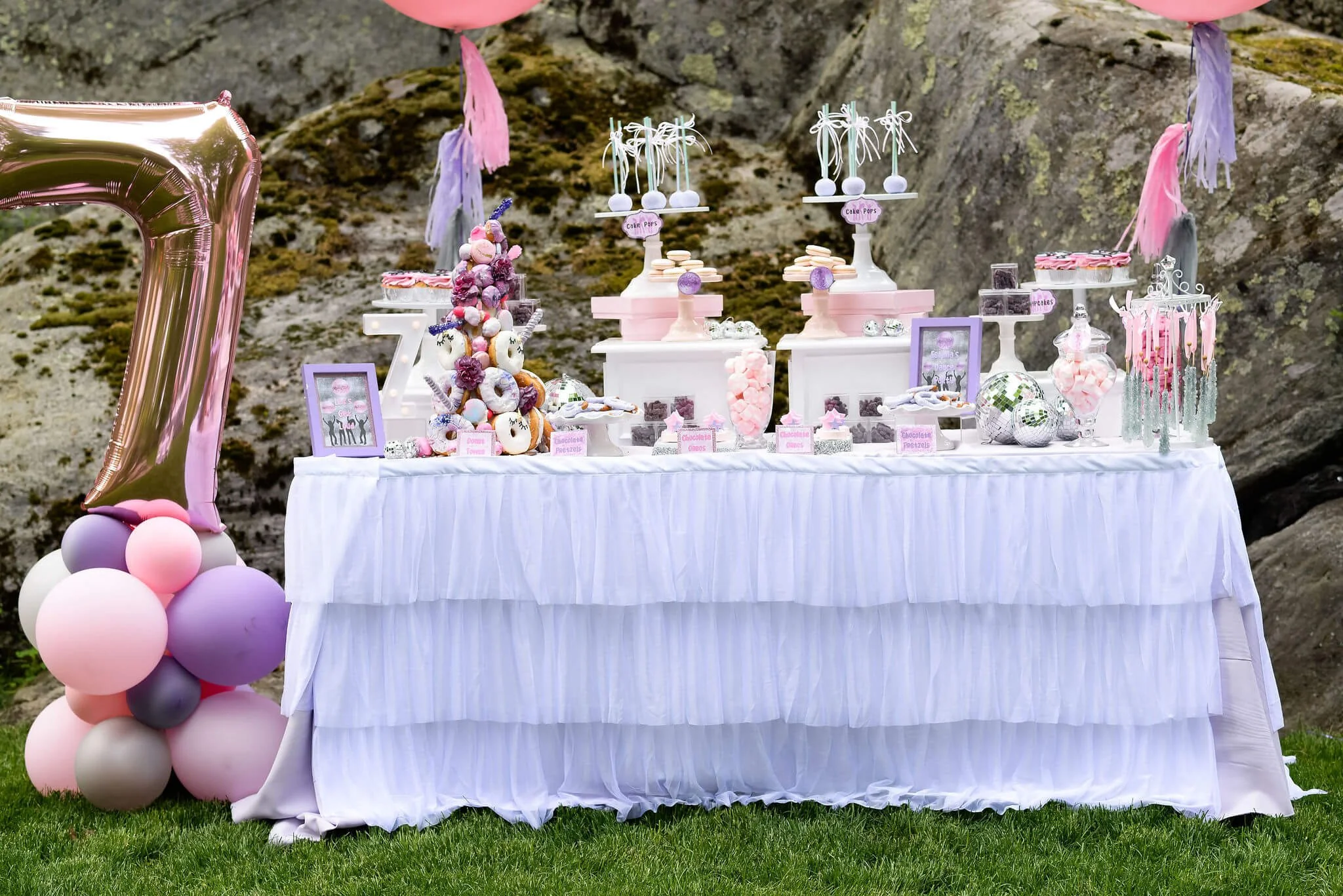 Candy table_.jpg
