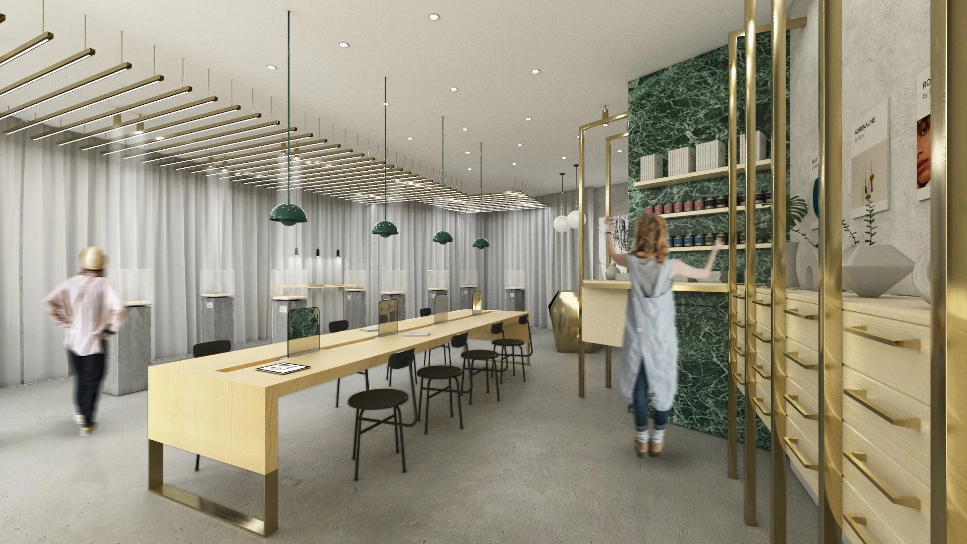 Interior moderno de una tienda con decoración minimalista, mesas de madera largas, sillas negras, estanterías con productos, y lámparas colgantes verdes.