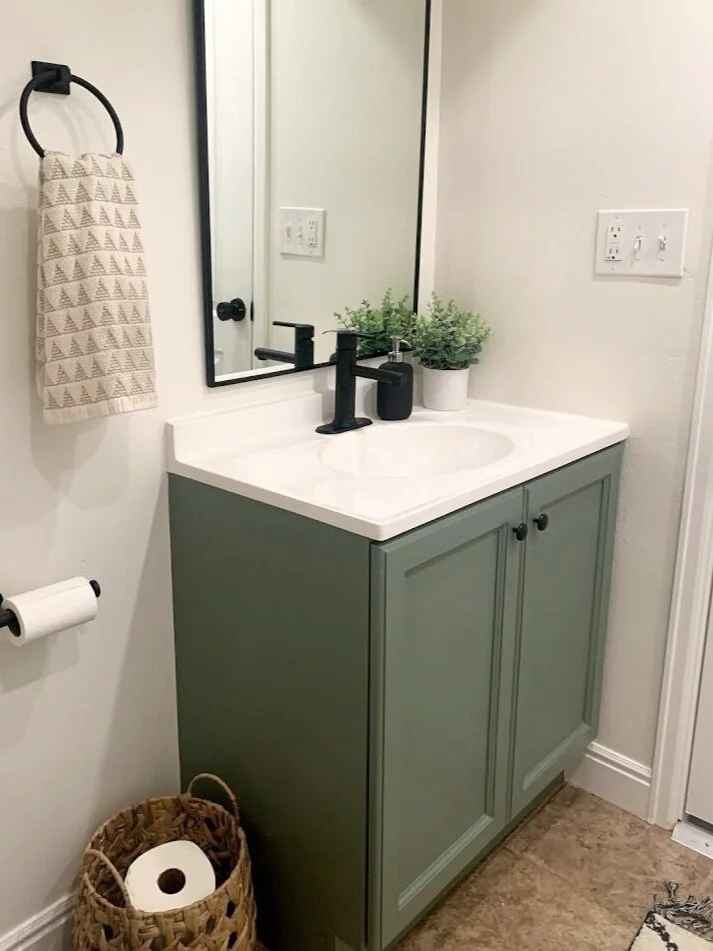 DIY - Paint Your Ugly Bathroom Vanity 