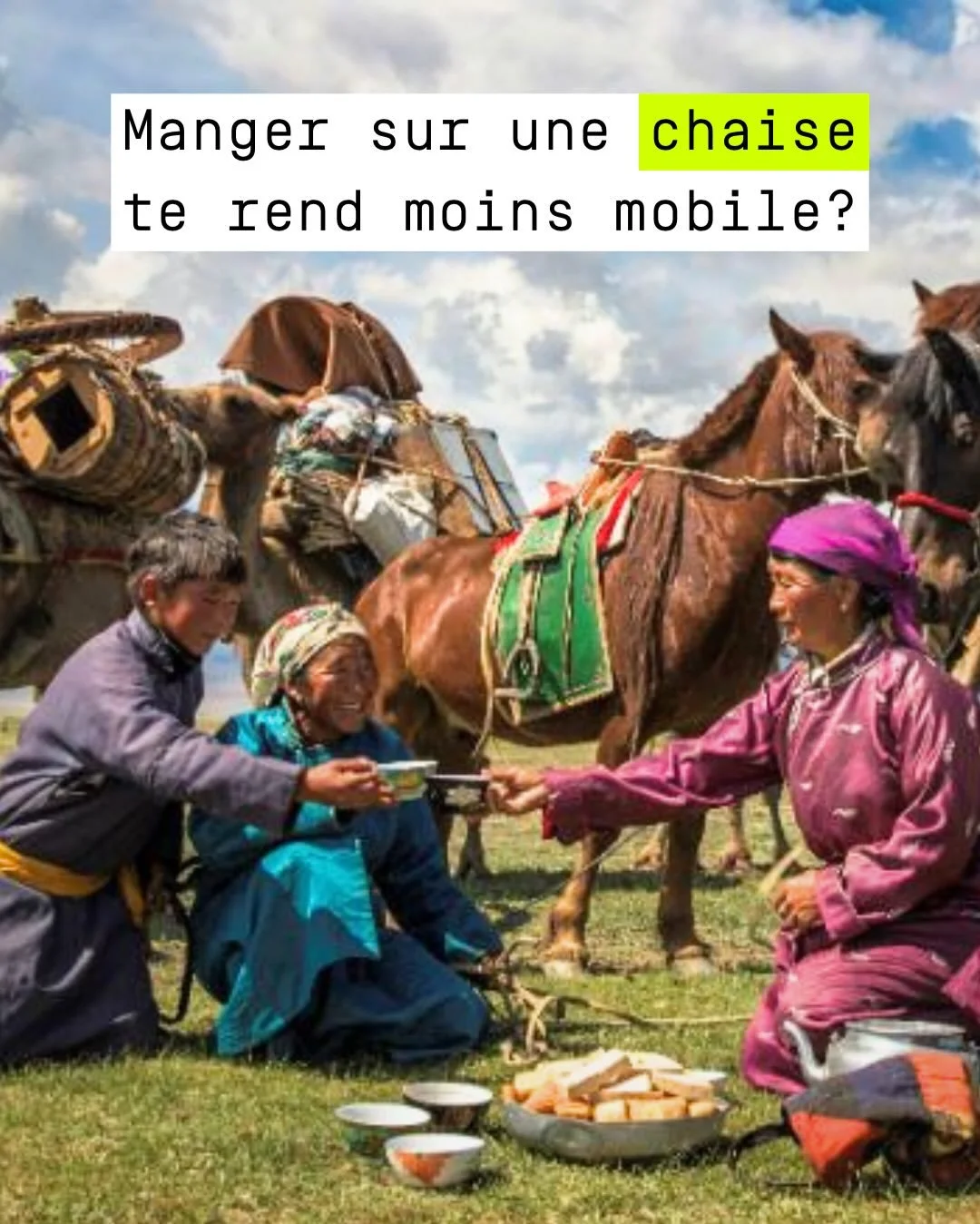 Tu le sens quand tu t&rsquo;assois par terre 👇

Les genoux qui tirent.
Les hanches qui protestent.
Le dos qui cherche comment se placer 😖

Pendant que d&rsquo;autres cultures mangent au sol
sans effort, sans douleurs,

😌 comme si le corps s&rsquo;