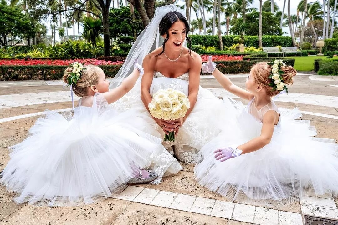 Of course your grooms reaction is important but getting a double thumbs up from your flower girls is even better. 
@thebreakers @breakerswedding @phairisluxury @cord3films @gabby.poe @epoelaw @JennyOrsini @nikonusa 
.
.
.
#BreakersWedding #LuxuryEven