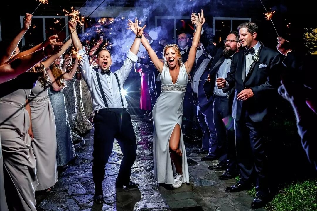 That feeling you get only once when you had the best day of your life!&nbsp;
@arrowparkny @kev_in_pix
.
.
.
#uniquevenue #historicvenue #bride #vsiitvortex #hudsonvalleywedding #westchesterweddings #westchesterweddingphotographer #eventplanners #arro