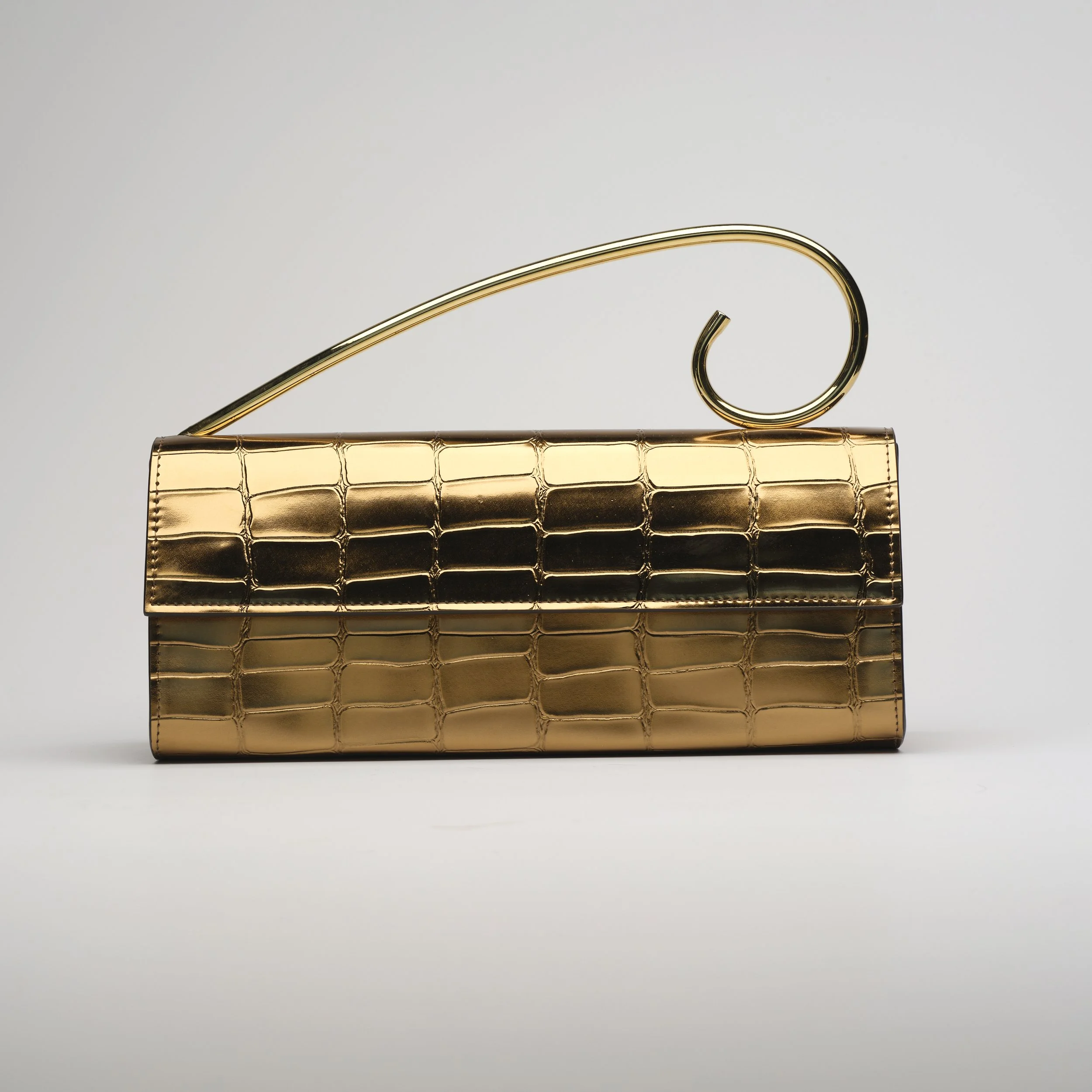 THE AMPHORA BAG: GILDED FORM