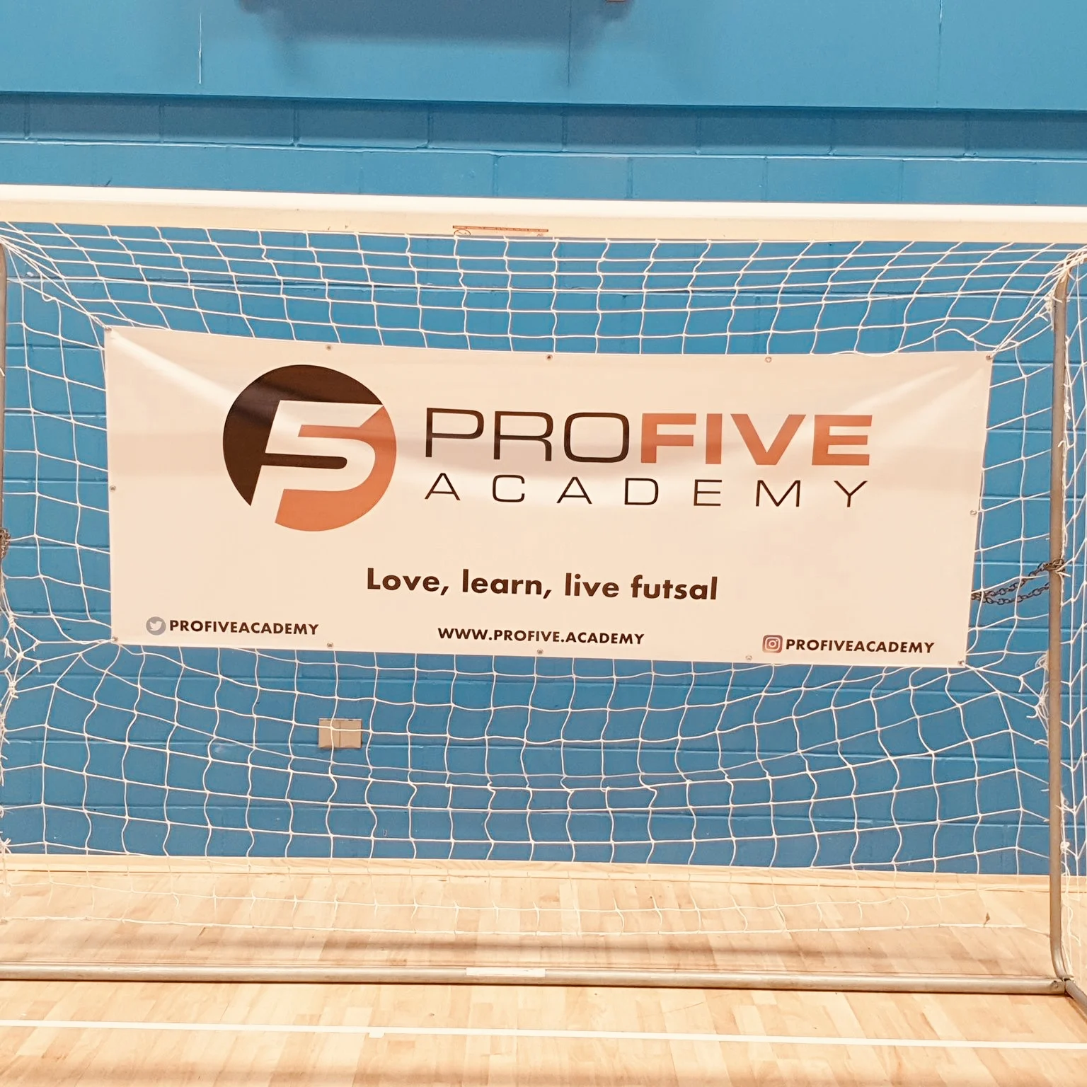 🇬🇧 | Profive supporting Bolton on their futsal journey