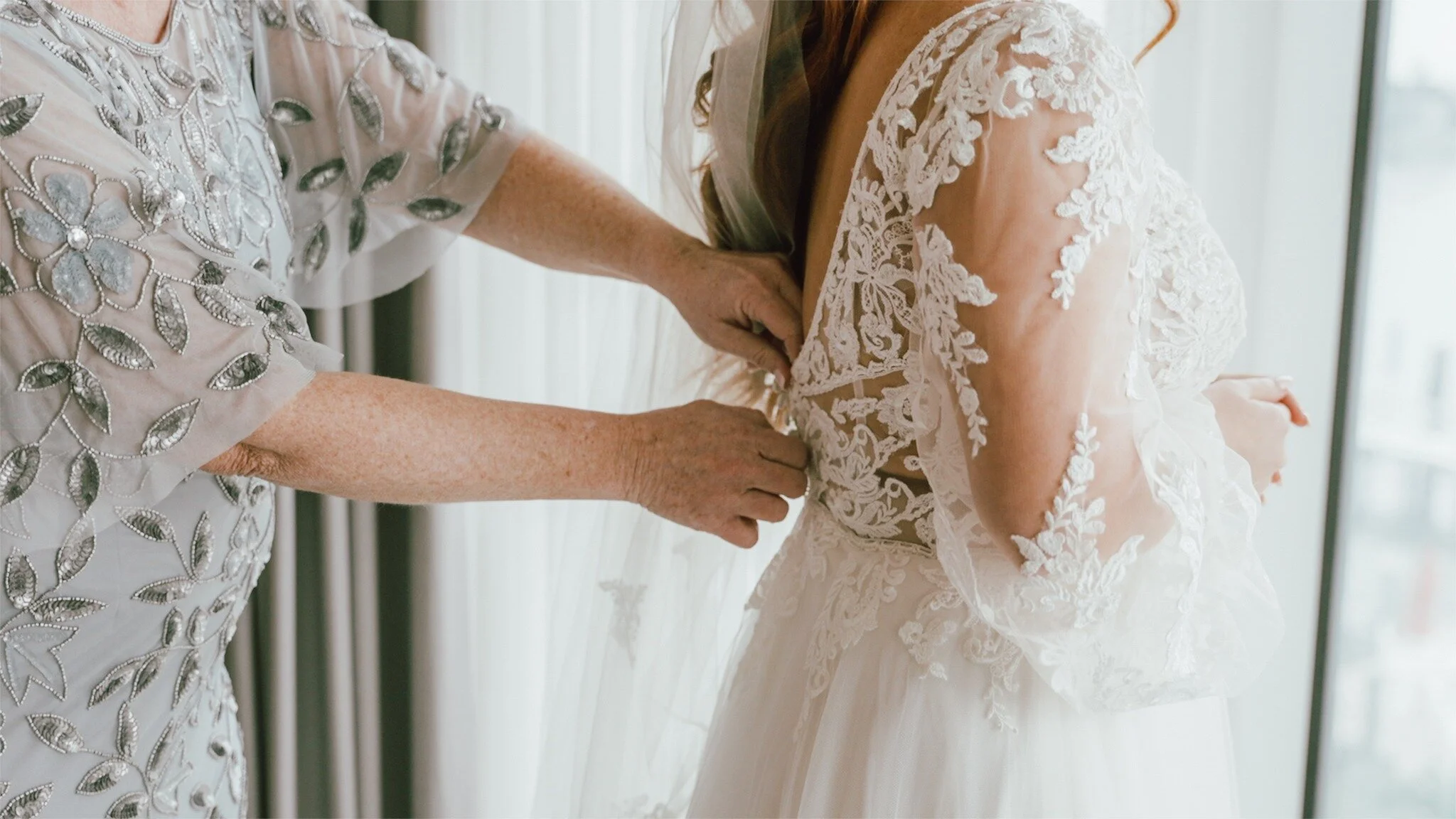 "Every frame tells a story, and reliving the joy of your wedding day, is what we do best. The fondest memories can be a blur, we make them last forever. 📷💍 "
#photographer #sonyshooter #tampaphotographer #brandonphotographer #riverviewph