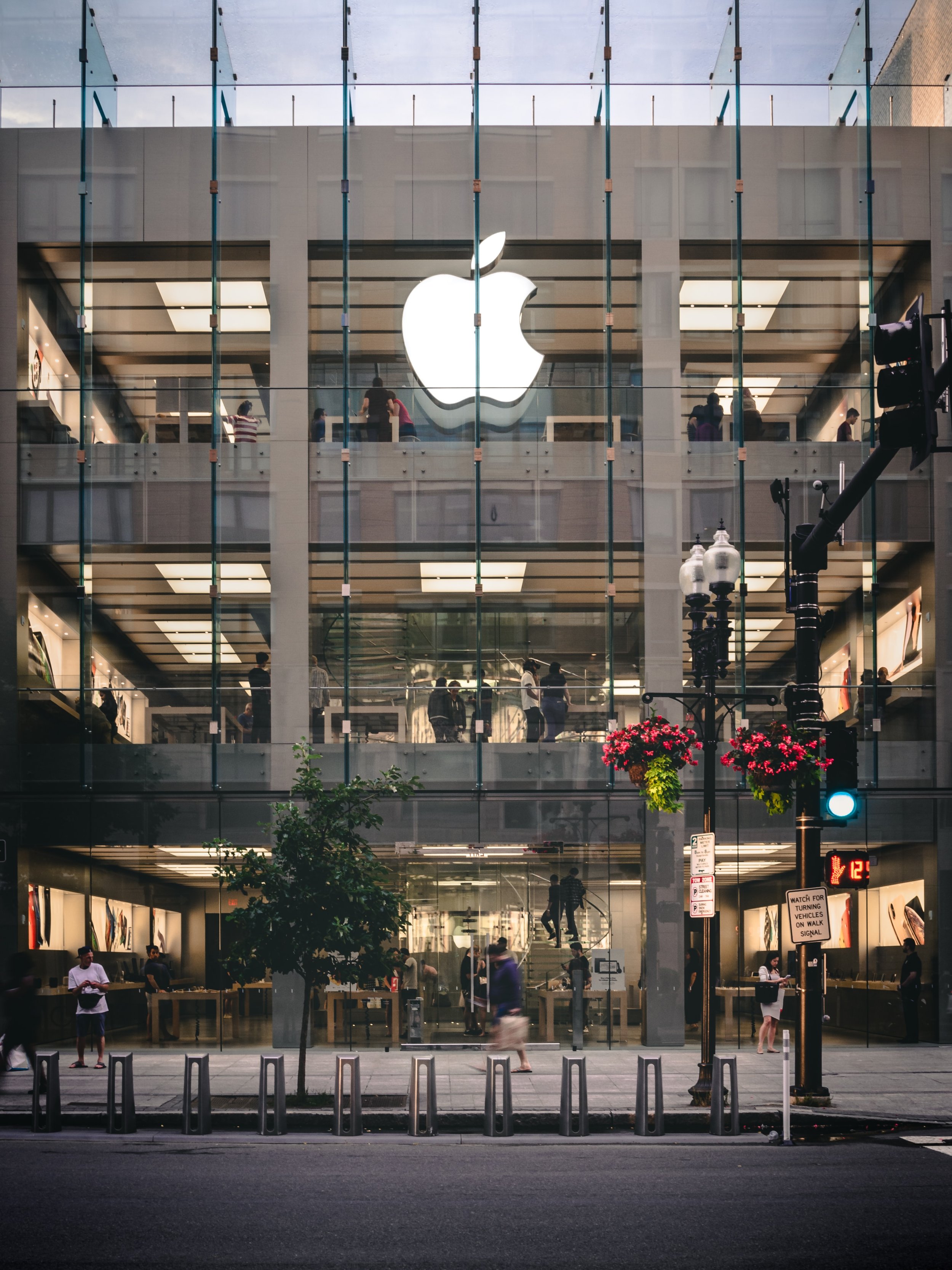 Apple’s relationship with China persists, regardless of challenges