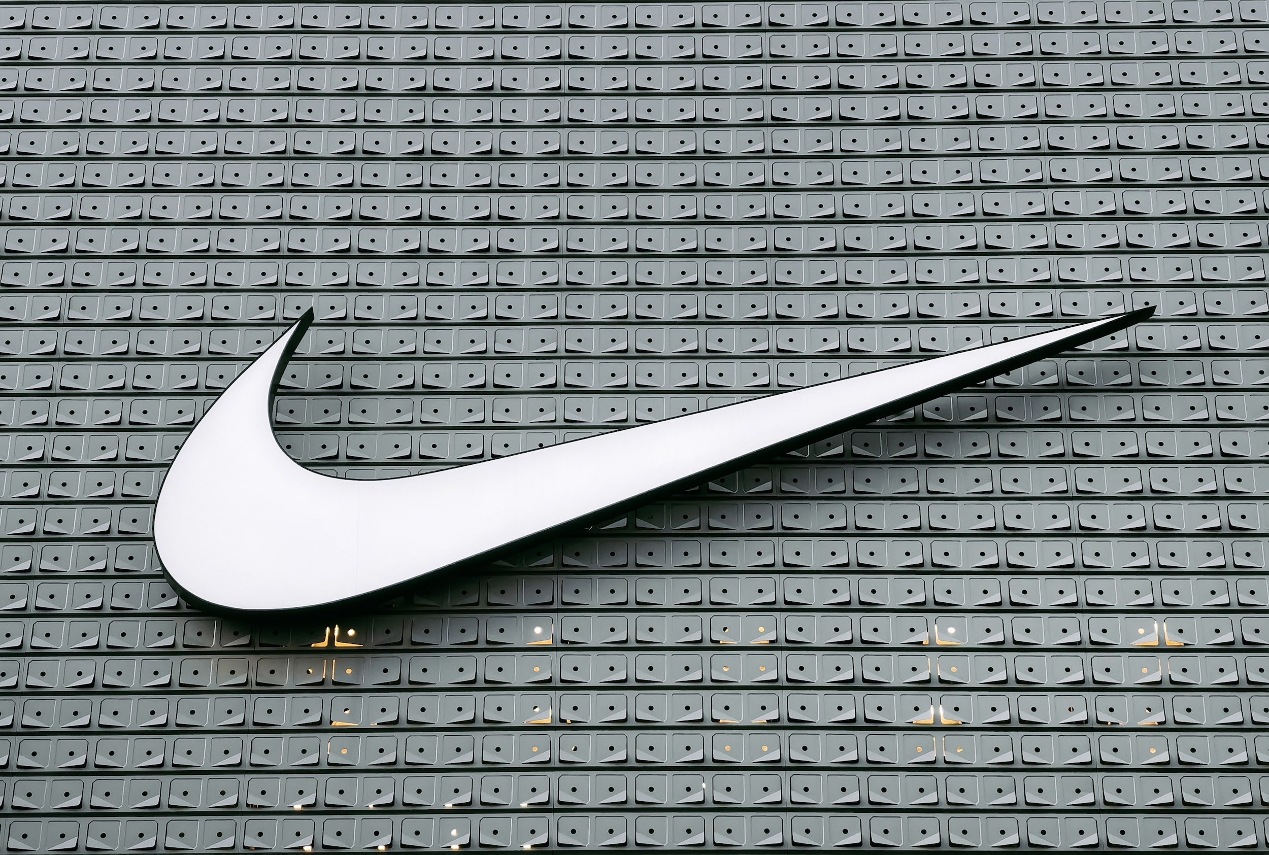Lijm Ontdooien, ontdooien, vorst ontdooien ten tweede Nike's net income fell by $1.5 billion | Sales & Global Economy — iLevel  Logistics
