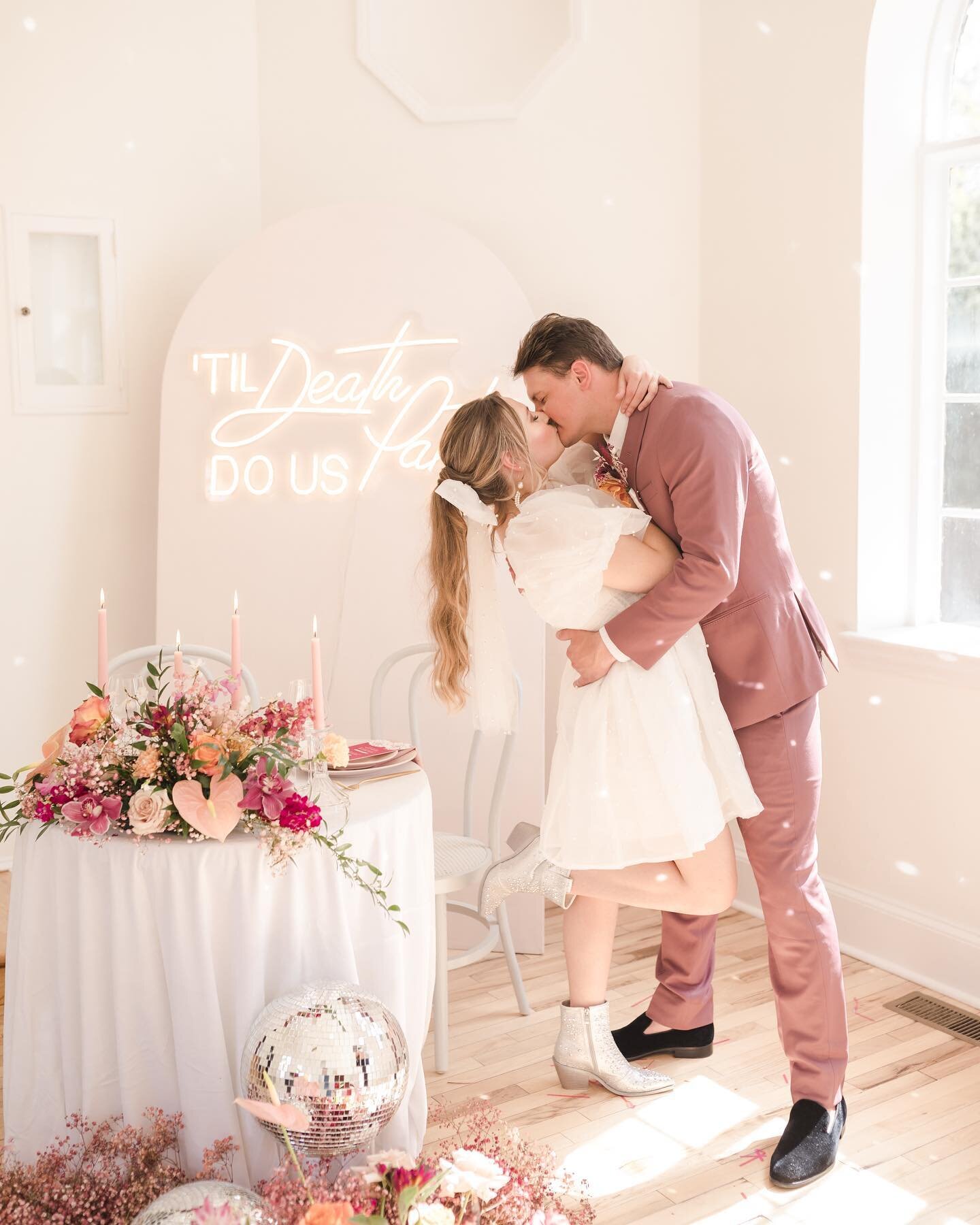 Till death do us party 💖🤍✨Such an amazing styled shoot with some incredible creatives! 

Speaker and Photographer: @rebekahviola 
Planner: @hannahelizabethevents
Venue: Harbor Hall: @theharbor_hall
Florist: @pams_petals_
Hair: @beautybychristinedar