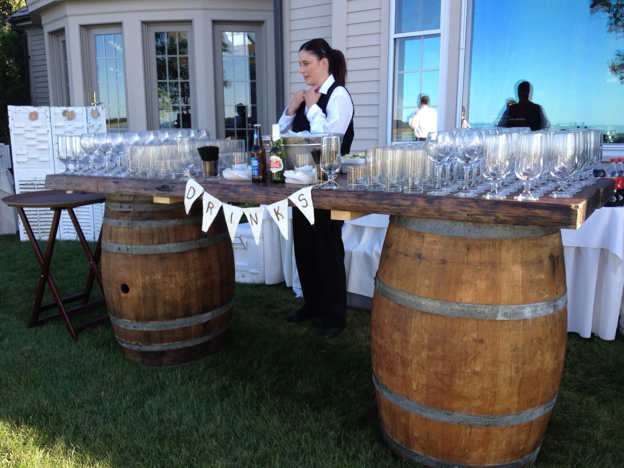 Whiskey barrel bar rental for rustic events in Chicago suburbs