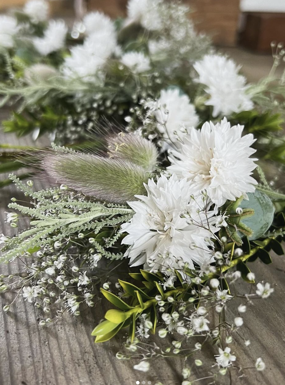  Green and white buttonholes (July 2025)