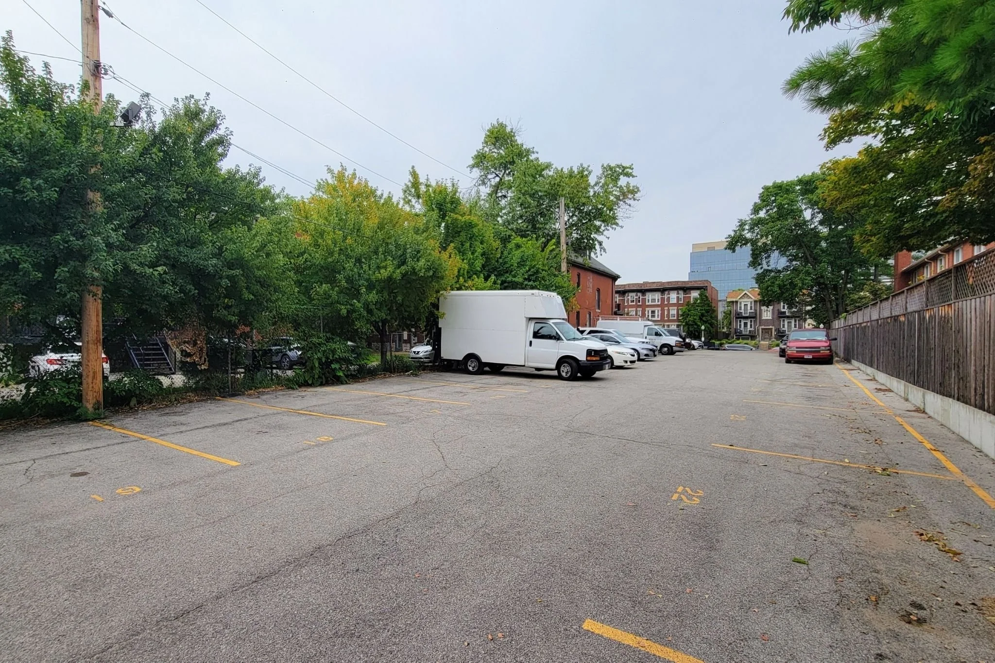 4501_4509_LacledAve_CWE_Parking_2048x1365.jpg