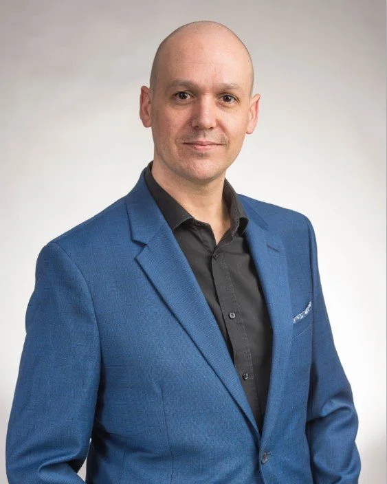 5 Benefits of Using the Same Profesional Headshot Photographer for Your Whole Company