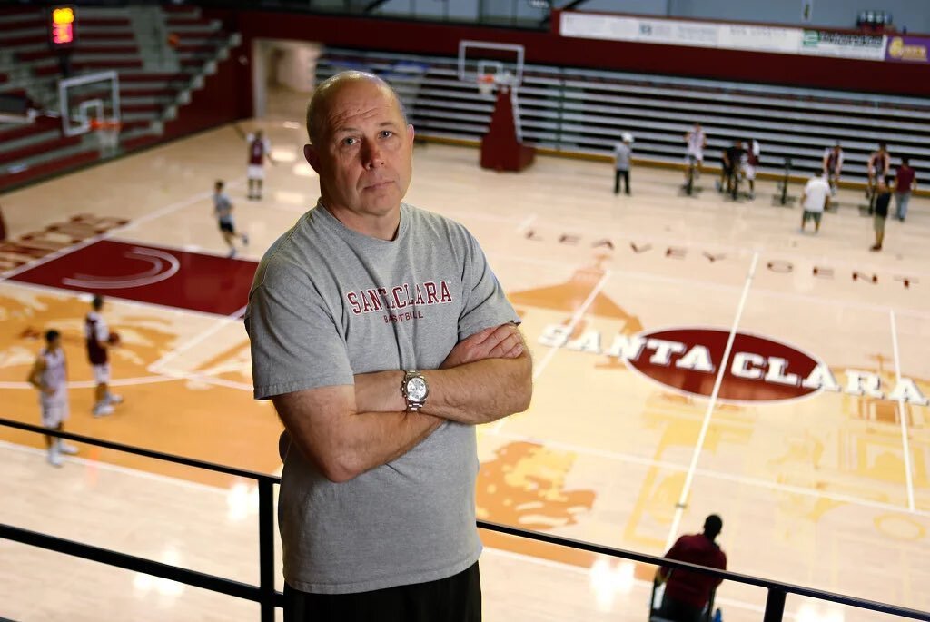 Congrats to Herb Sendek. The head coach won his 100th game for our partners @santaclarahoops last night.

Broncos advance to Sunday's Baha Mar Hoops Bahamas Championship against UCF.