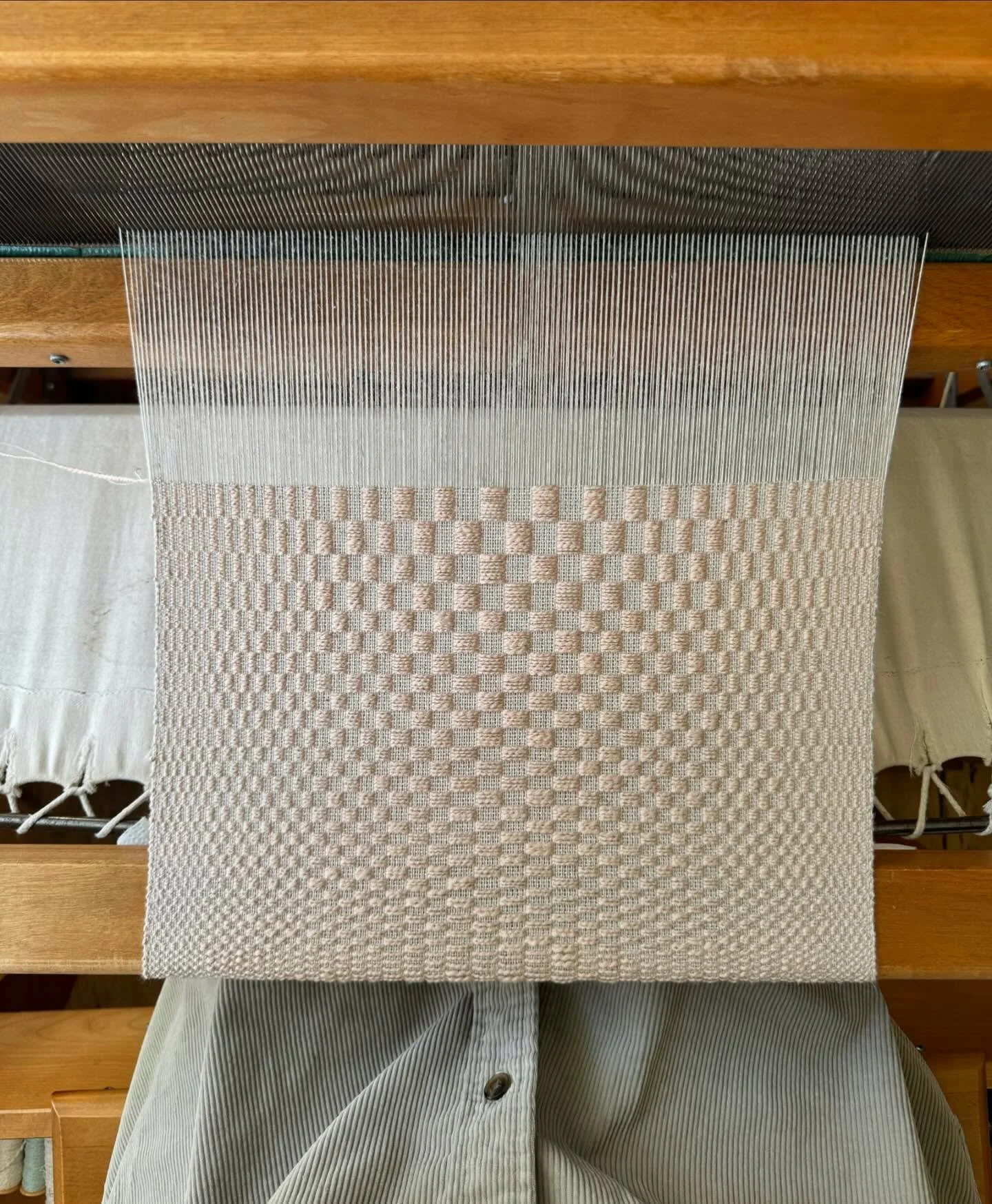 Working on a Cascade Runner with Mallo in the weft. Pattern designed by me and available through @gistyarn #weaving #monksbelt