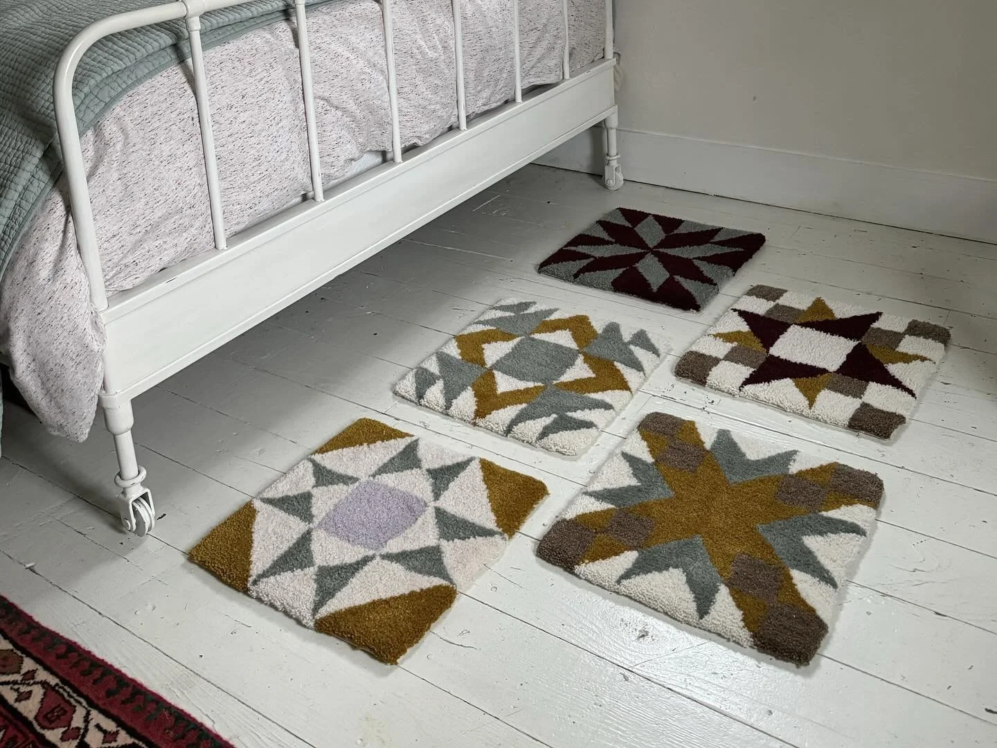 Finally finished the quilt square rug squares! #tufting