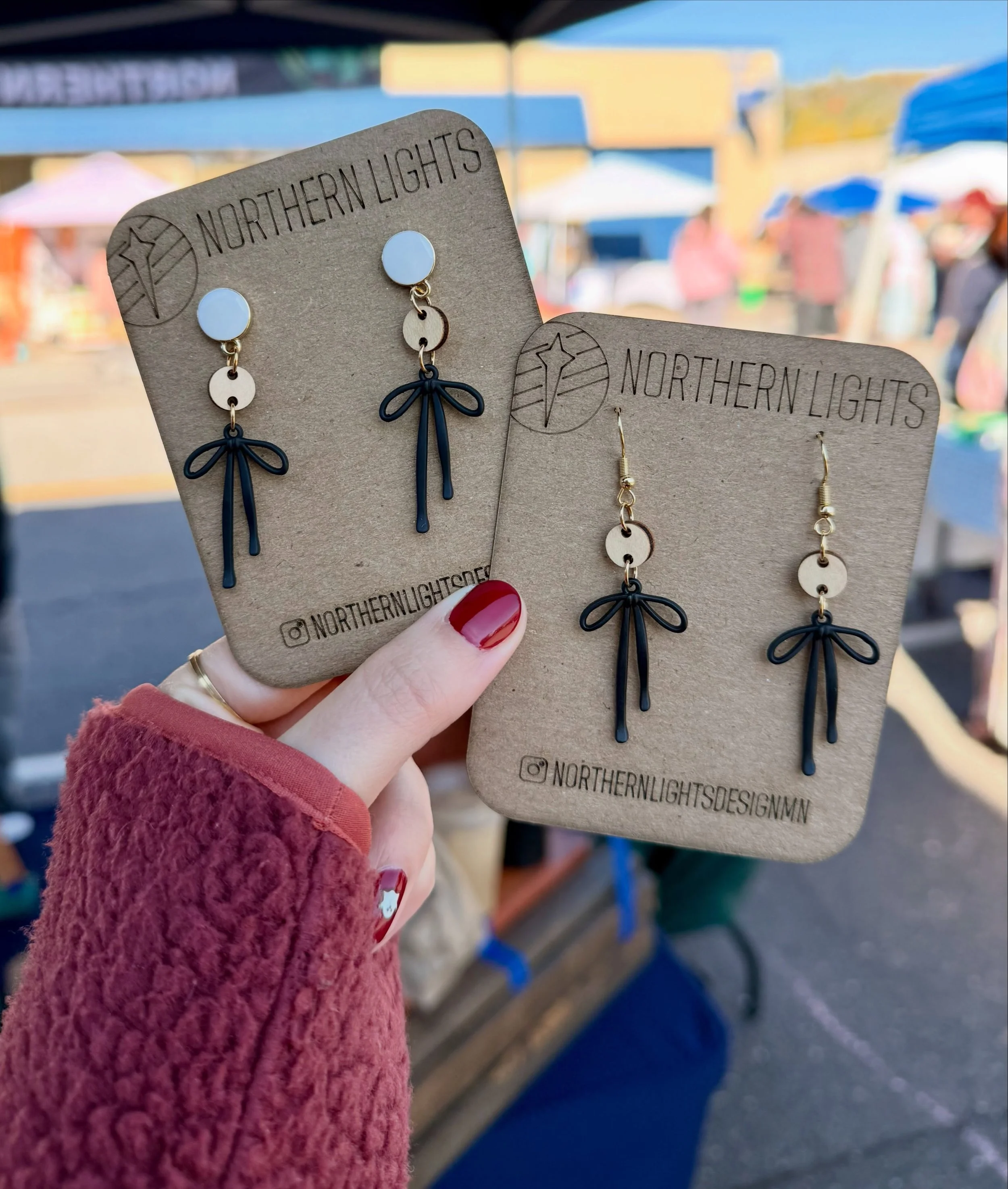 New favorite! 🖤🖤
.
.
.
. 
#shopsmall #shoplocal #mnmade 
#minnesotamaker #northernlightsdesign smallbusiness lasercut mnlove xTool xToolmade woodworking makersmarket statementearring woodenearrings