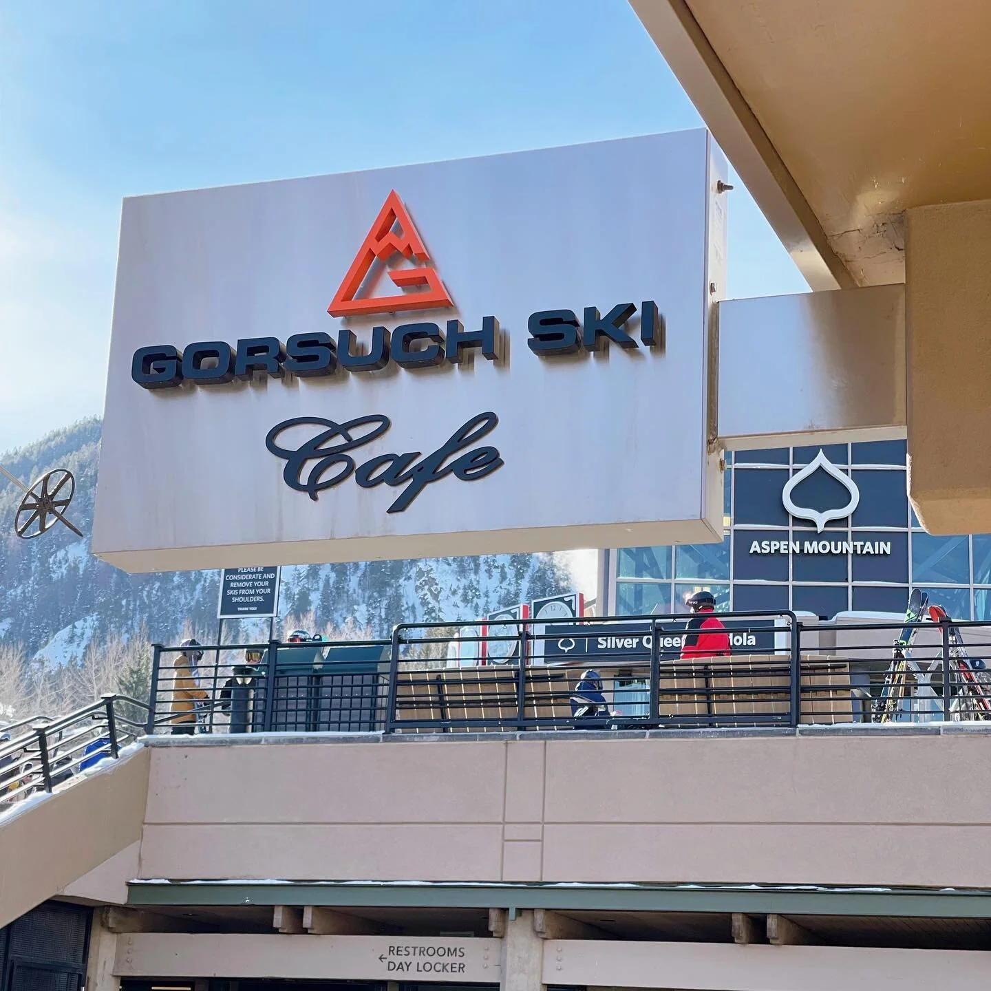 Due to popular demand, our trunk show will continue until Wednesday 12/21! Visit @perch.aspen today and tomorrow to shop. 🛍️💕