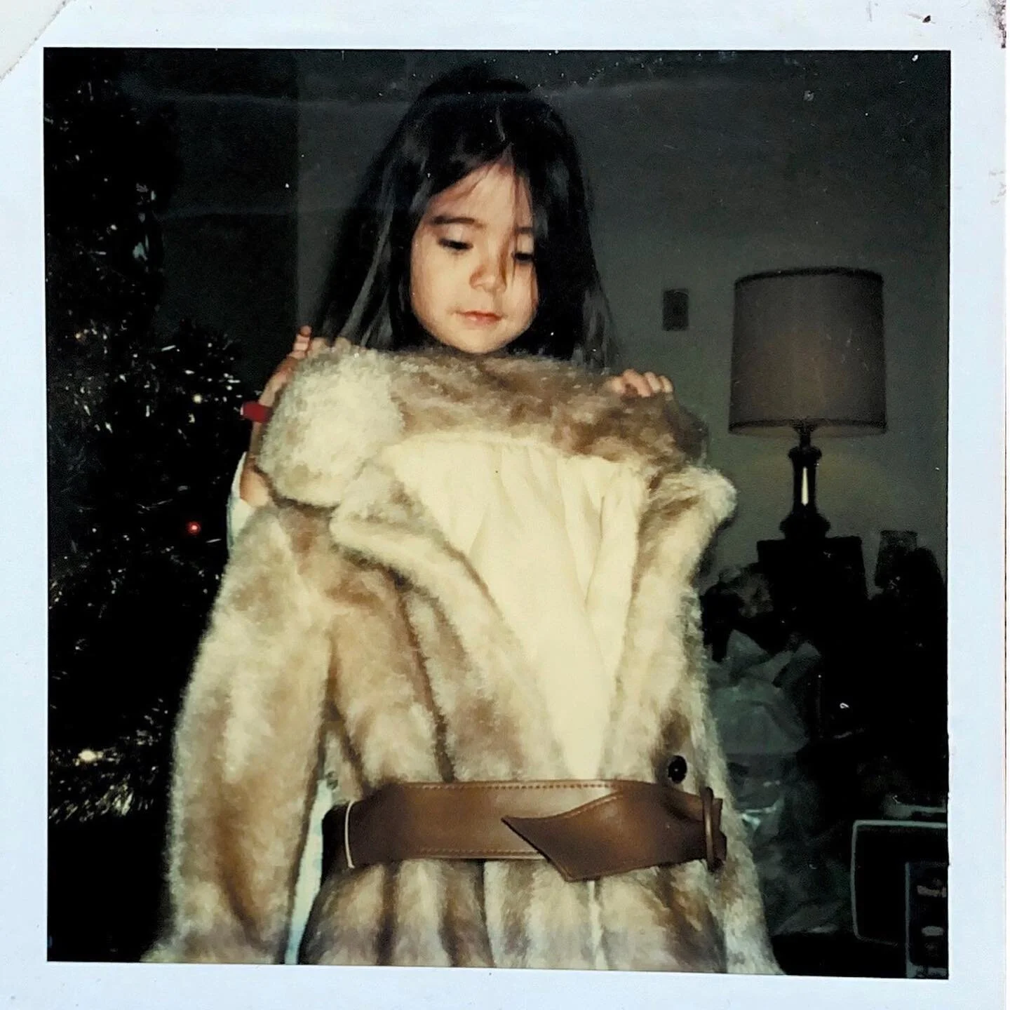 Ohama Couture was founded in 2000, the year Jennifer became pregnant with her daughter. Sorting through boxes of silks from her great-grandmother&rsquo;s scarf collection, she began to create one of a kind fashion. Jennifer, along with her daughter a