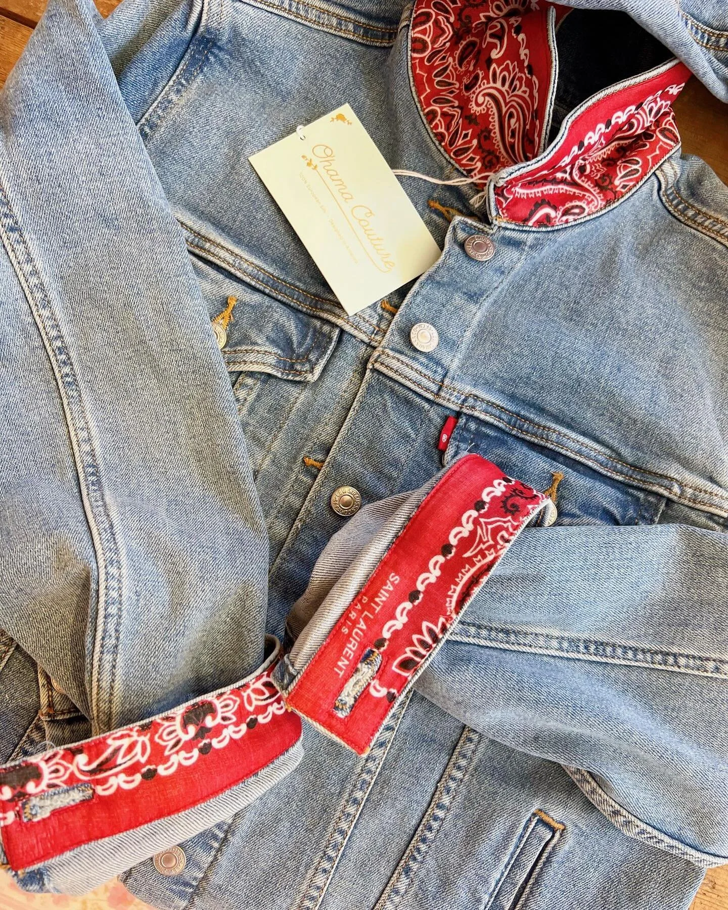 Festival season is here! Denim and vintage are always in style. #Stagecoach #Coachella #YvesSaintLaurent 🤠🎶