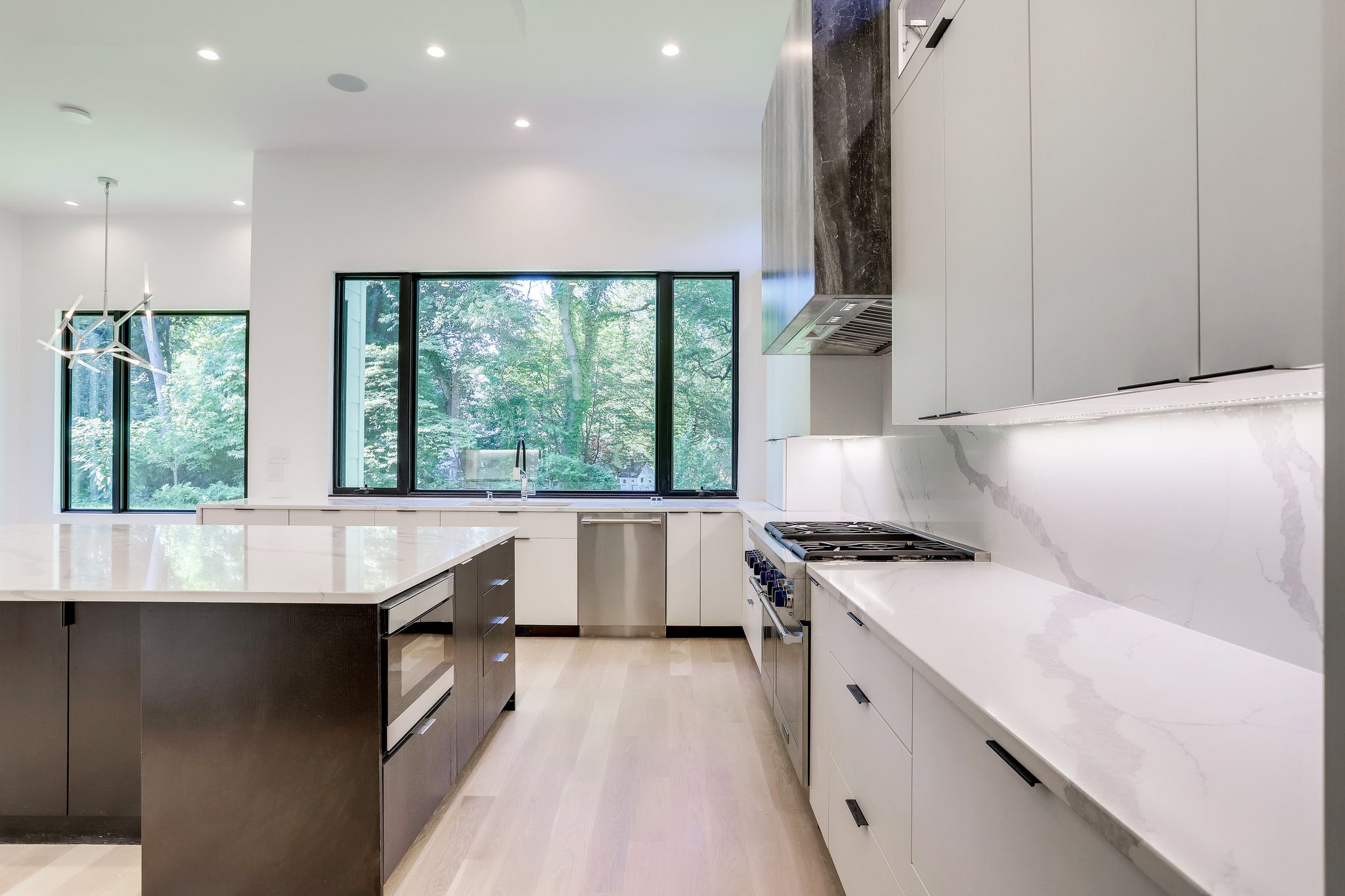 5308-31st-Road-N-Arlington-Classic Cottages (6).jpg