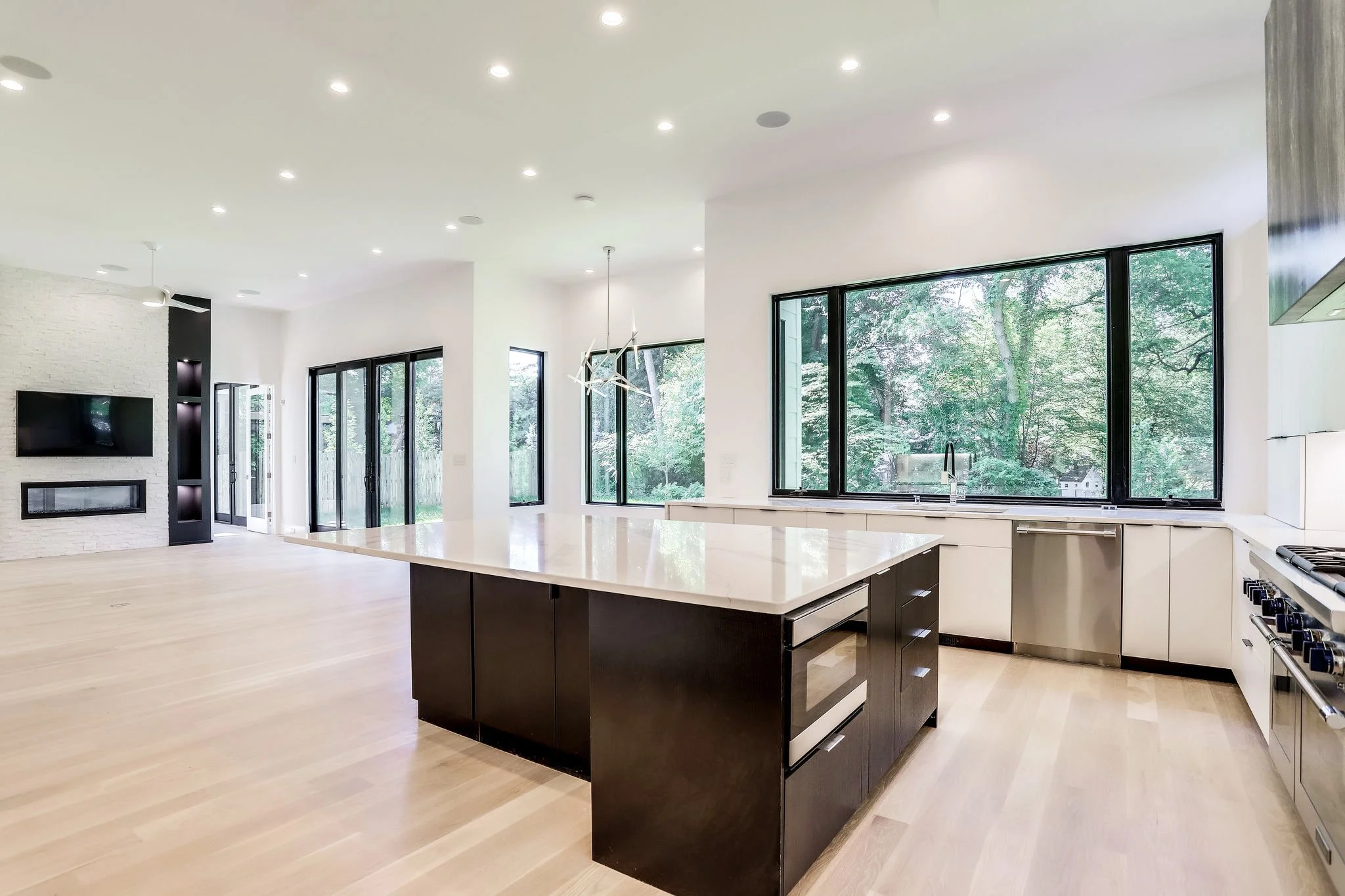 5308-31st-Road-N-Arlington-Classic Cottages (5).jpg