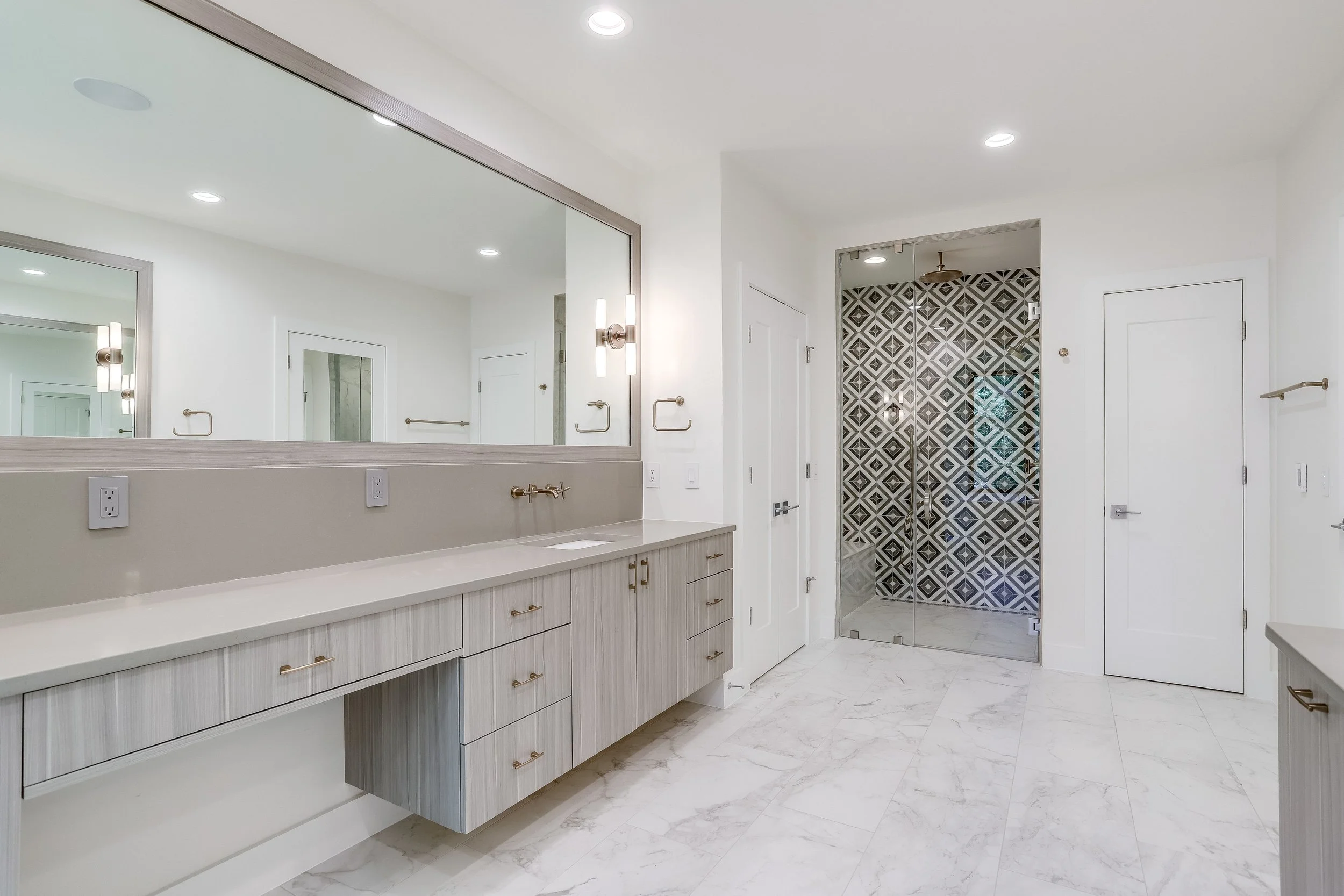 5308-31st-Road-N-Arlington-Classic Cottages (13).jpg