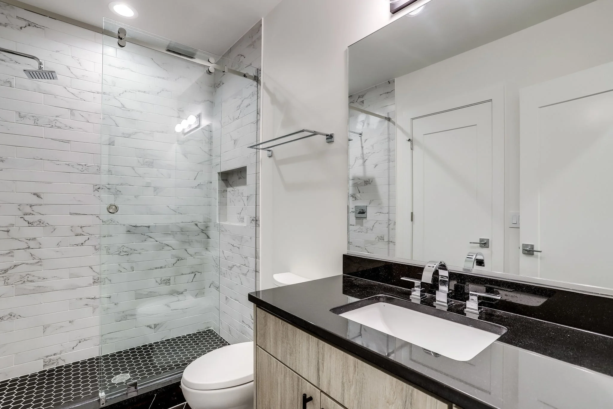 5308-31st-Road-N-Arlington-Classic Cottages (9).jpg