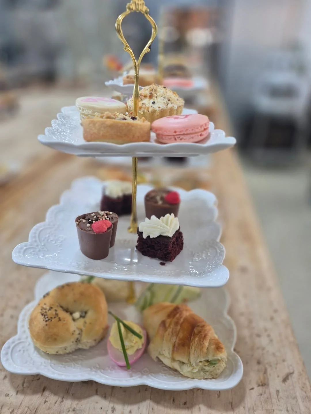 Thank you to all the Valentines who came to our first Valentine's high teas 🥰 we very much enjoyed serving you
#deherdtgardens 
#elienekesbakeshop 
#hightea