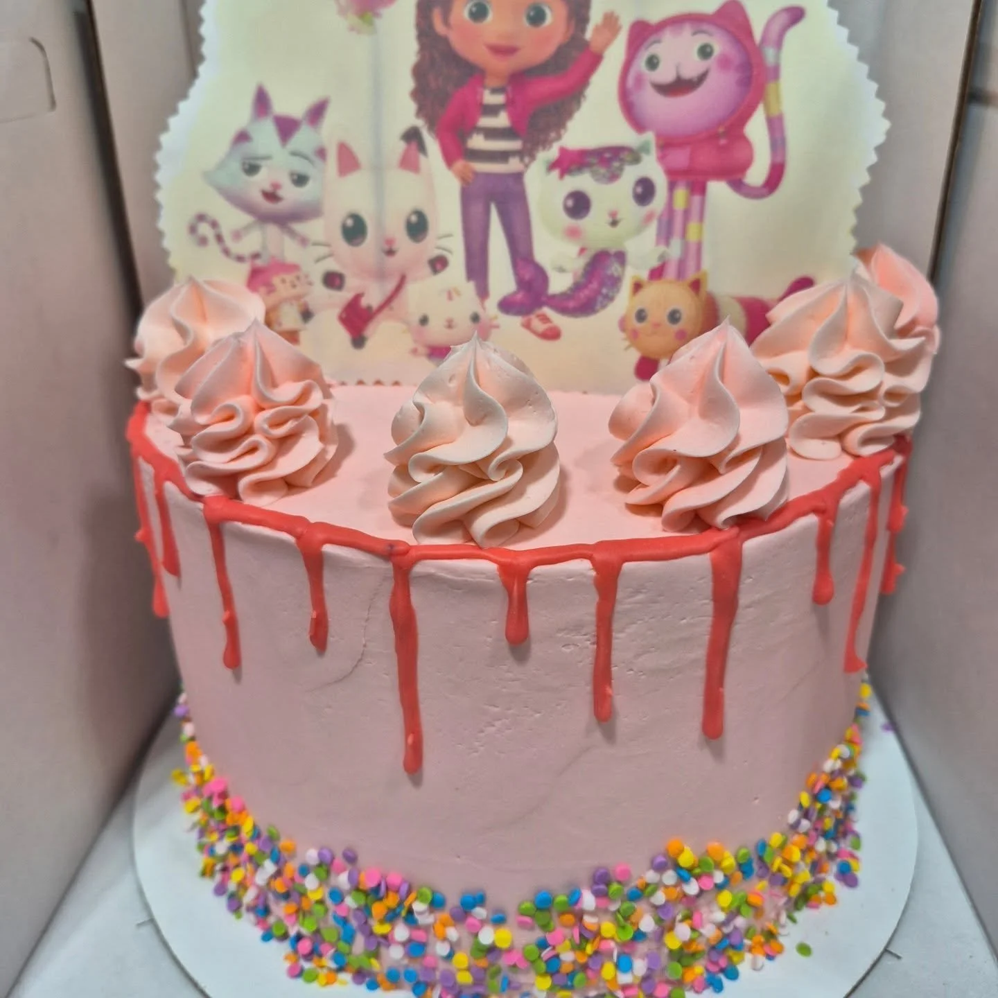 Thank you for including us in your celebrations!

All our cakes and cupcakes are made fresh and from scratch! 

#elienekesbakeshop #barrhead #supportlocal #madefromscratchwithlove