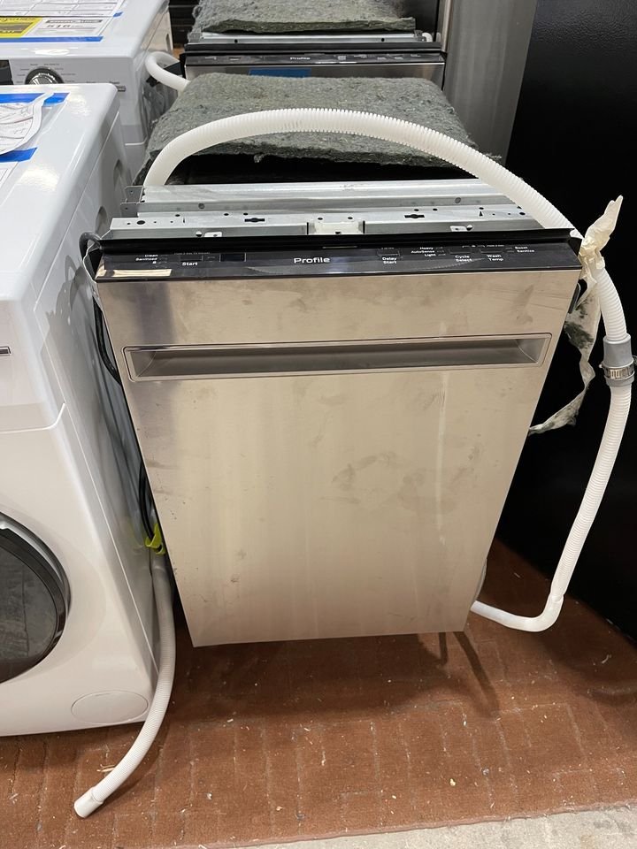 BRAND NEW GE 18' Stainless Steel Dishwasher — FLG