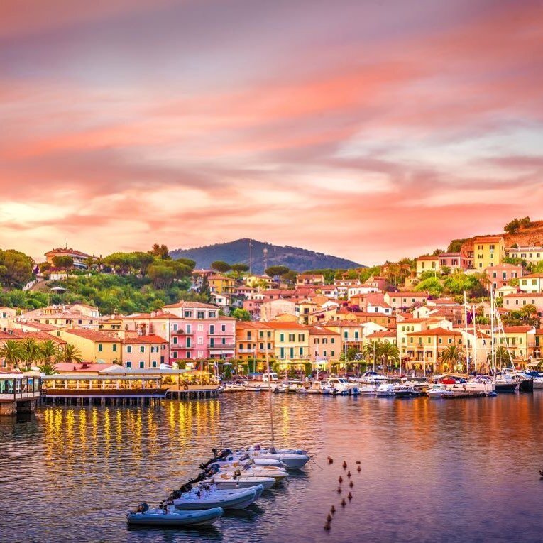 Our director David is dreaming of the day to take his wife back to Elba Islands in Italy to watch sunsets while enjoying a local culinary experience on the Harbour.
.
#national_travel_australia #italy #dreaming  #travel  #travelphotography  #ig  #tra