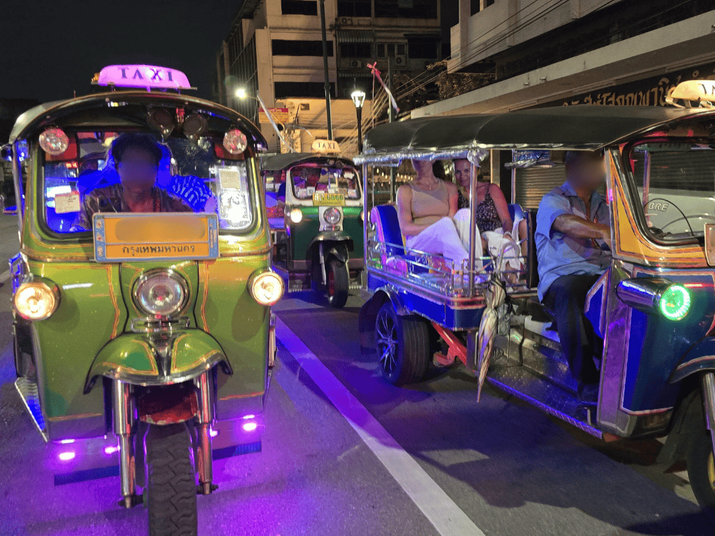 Tuktuk 2.png