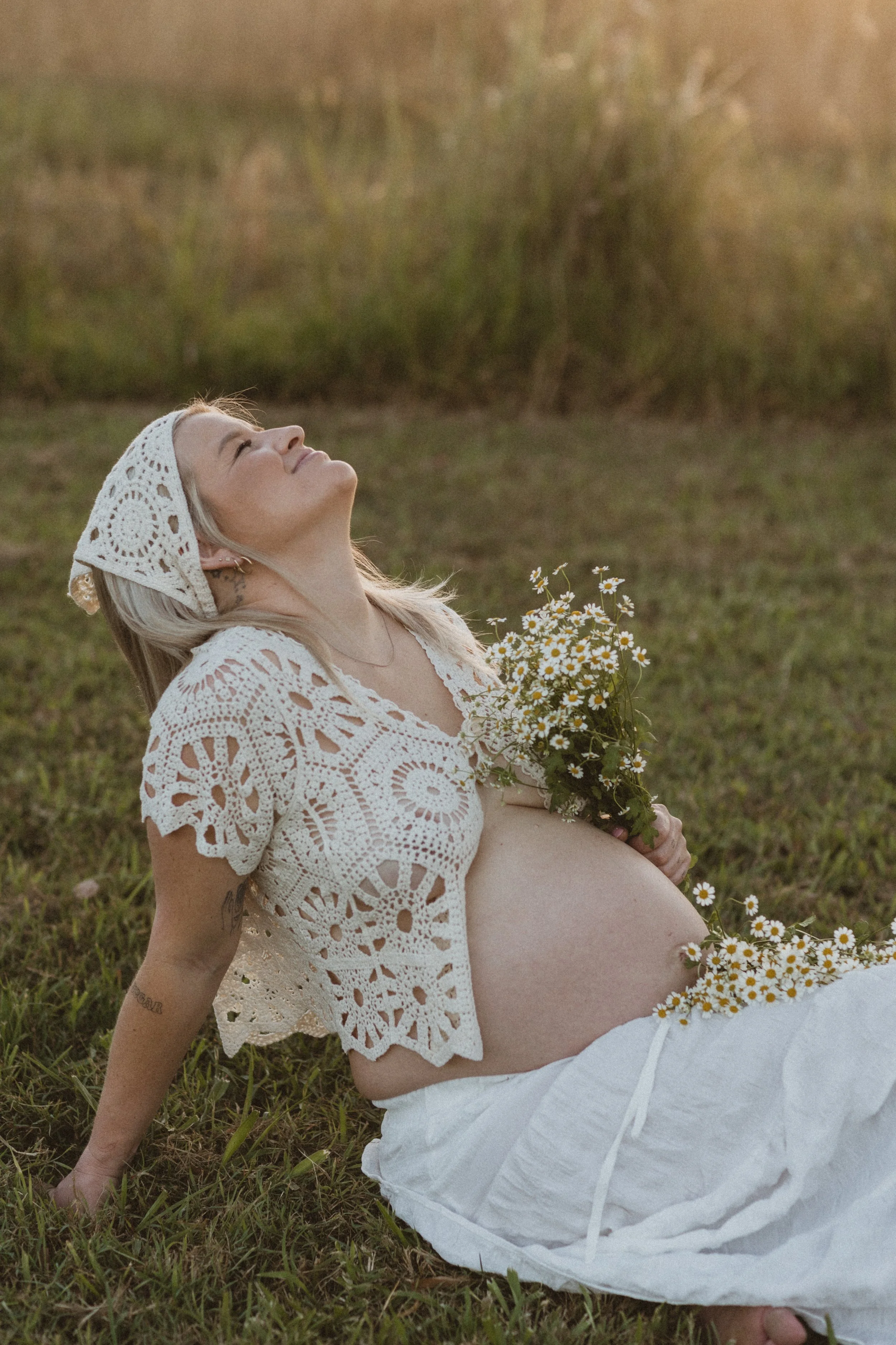 film photo pregnancy maternity photoshoot flowers
