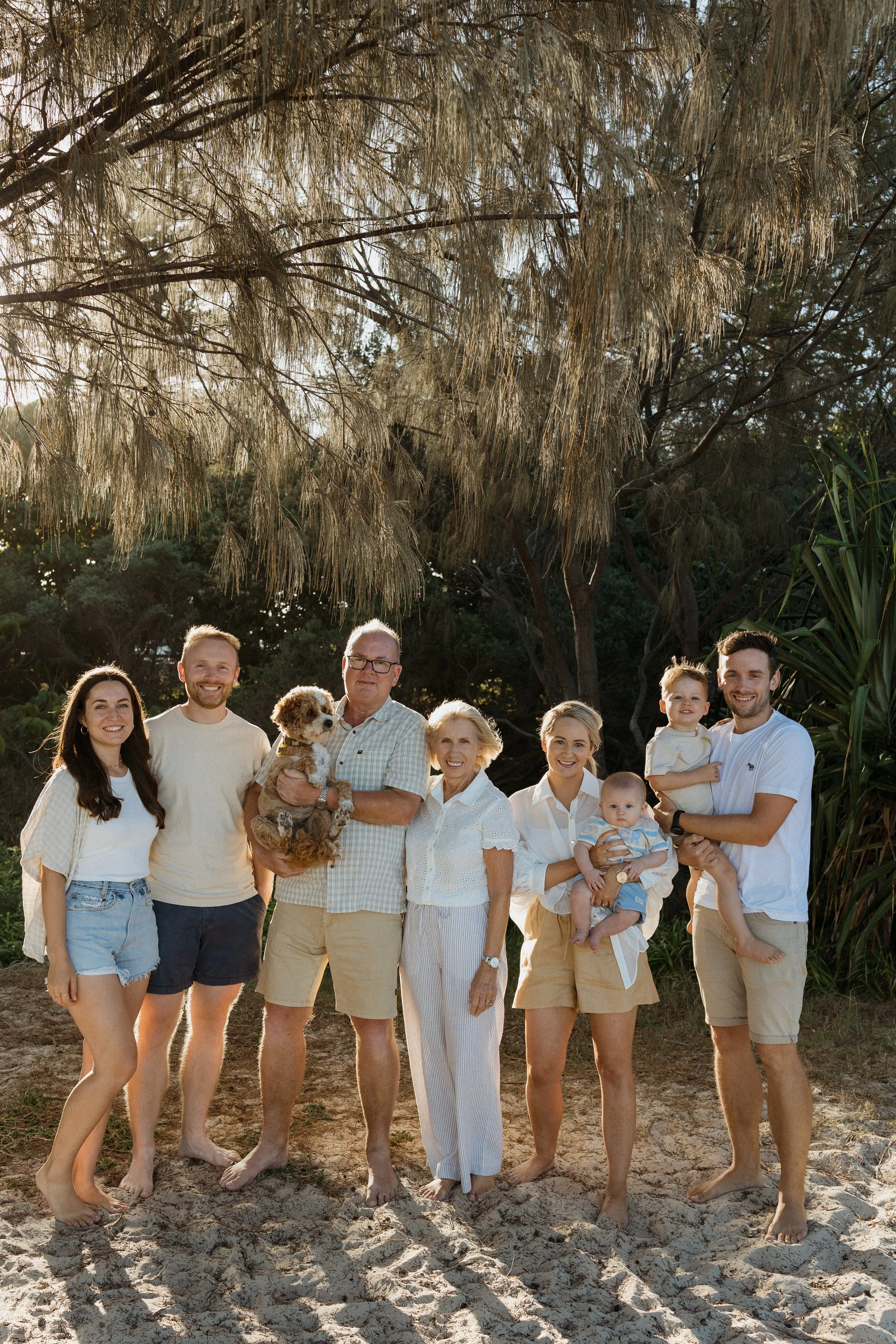 extended family photoshoot gold coast beach