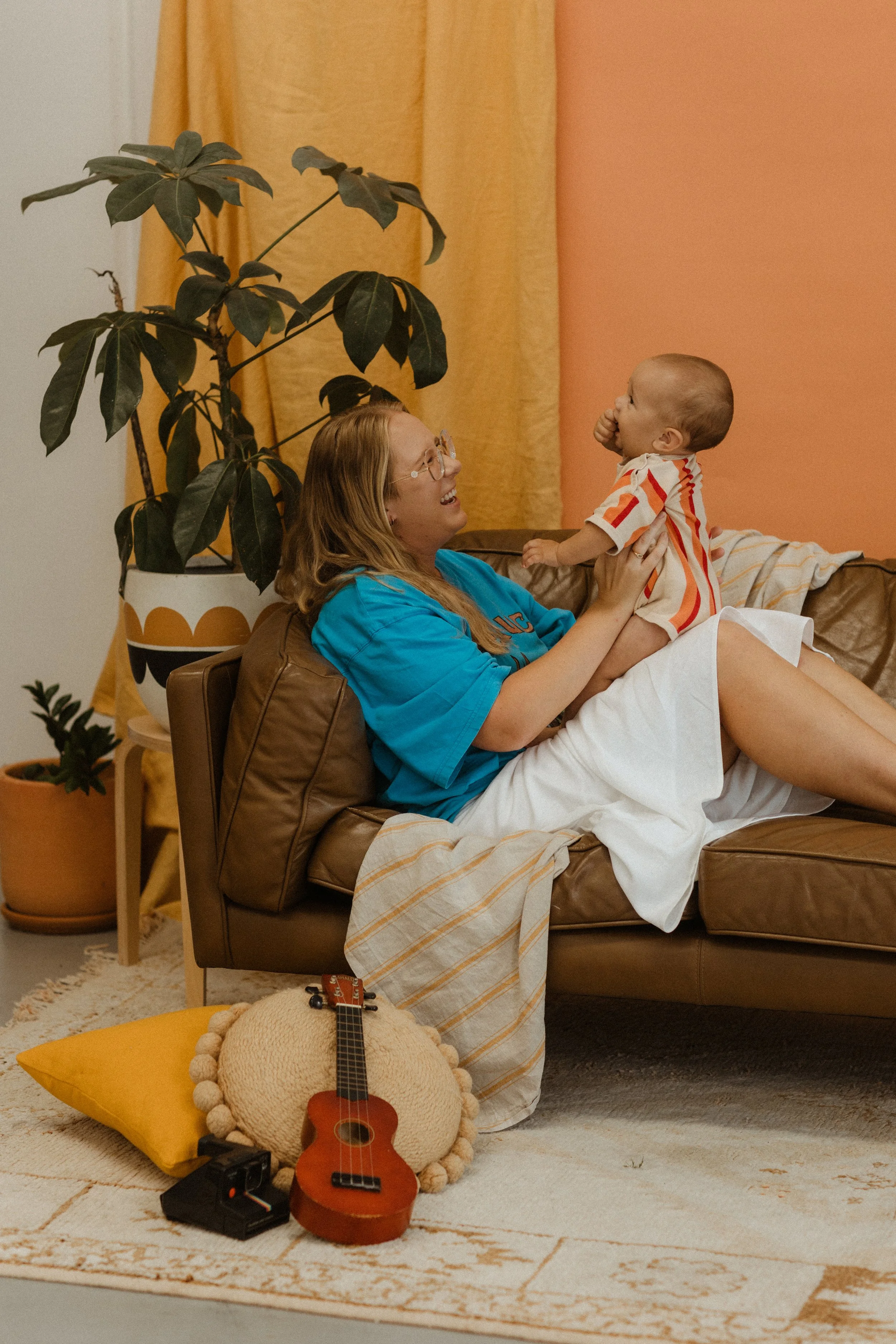 burleigh-heads-studio-motherhood-photoshoot