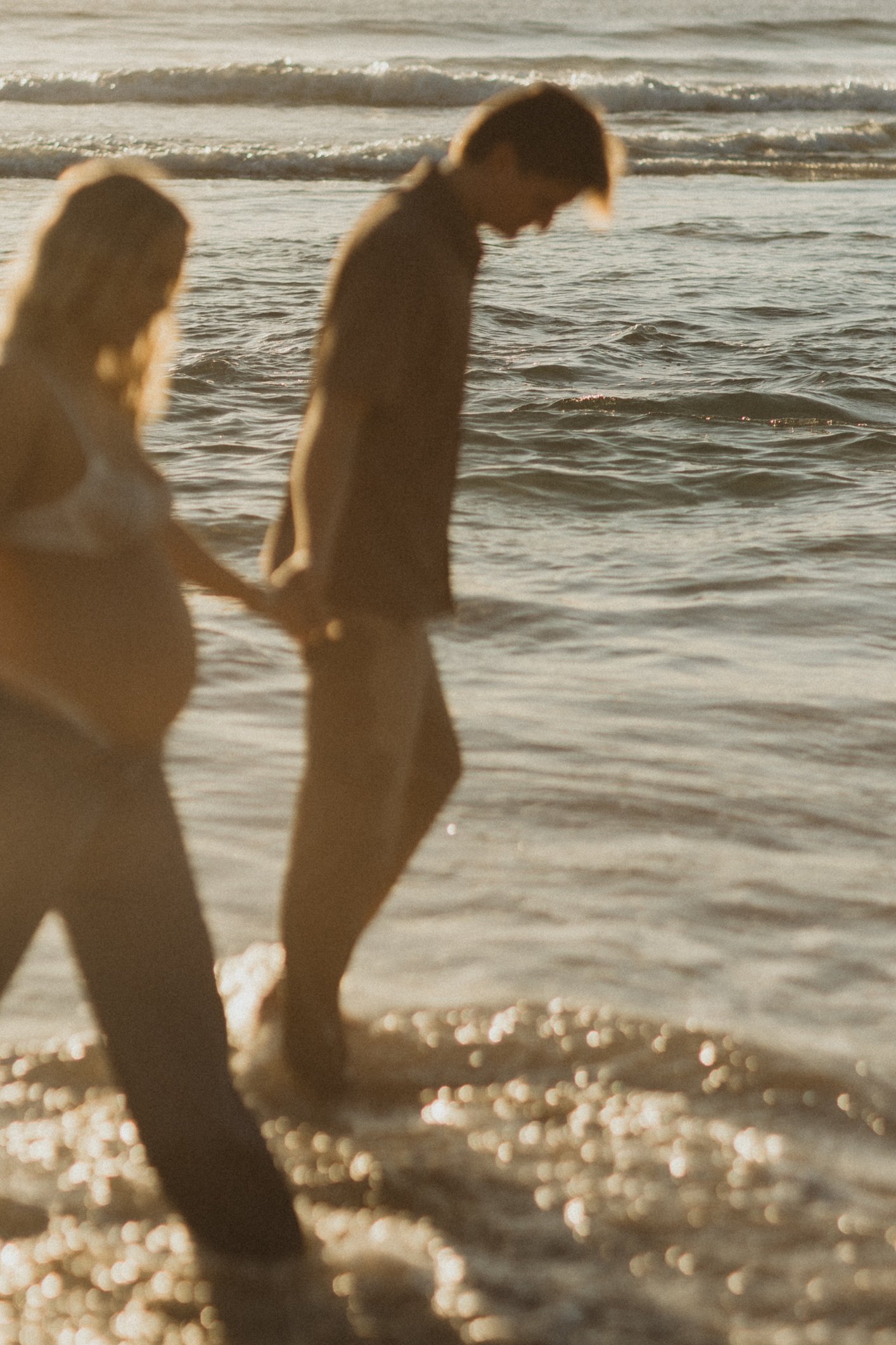 gold coast beach maternity pregnancy photoshoot film look