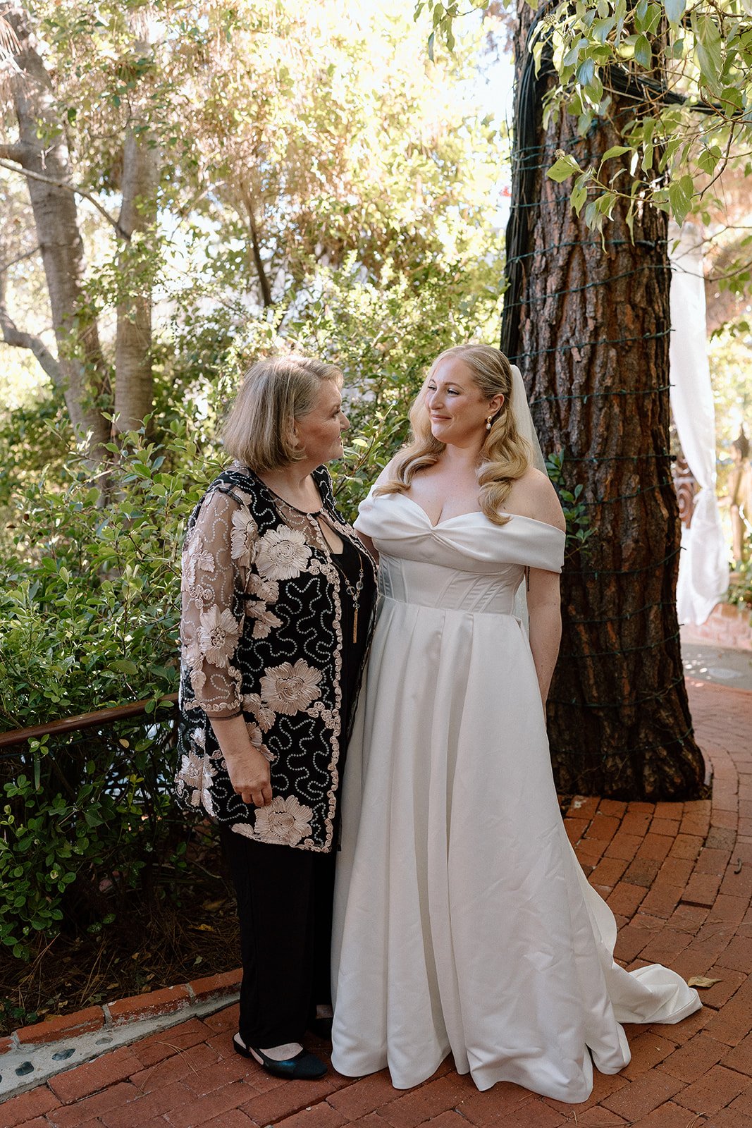 Emanuela + Josh_Wedding_Inn of the Seventh Ray_Topanga_25.10.04_Melissa Rae Photography-203.jpg