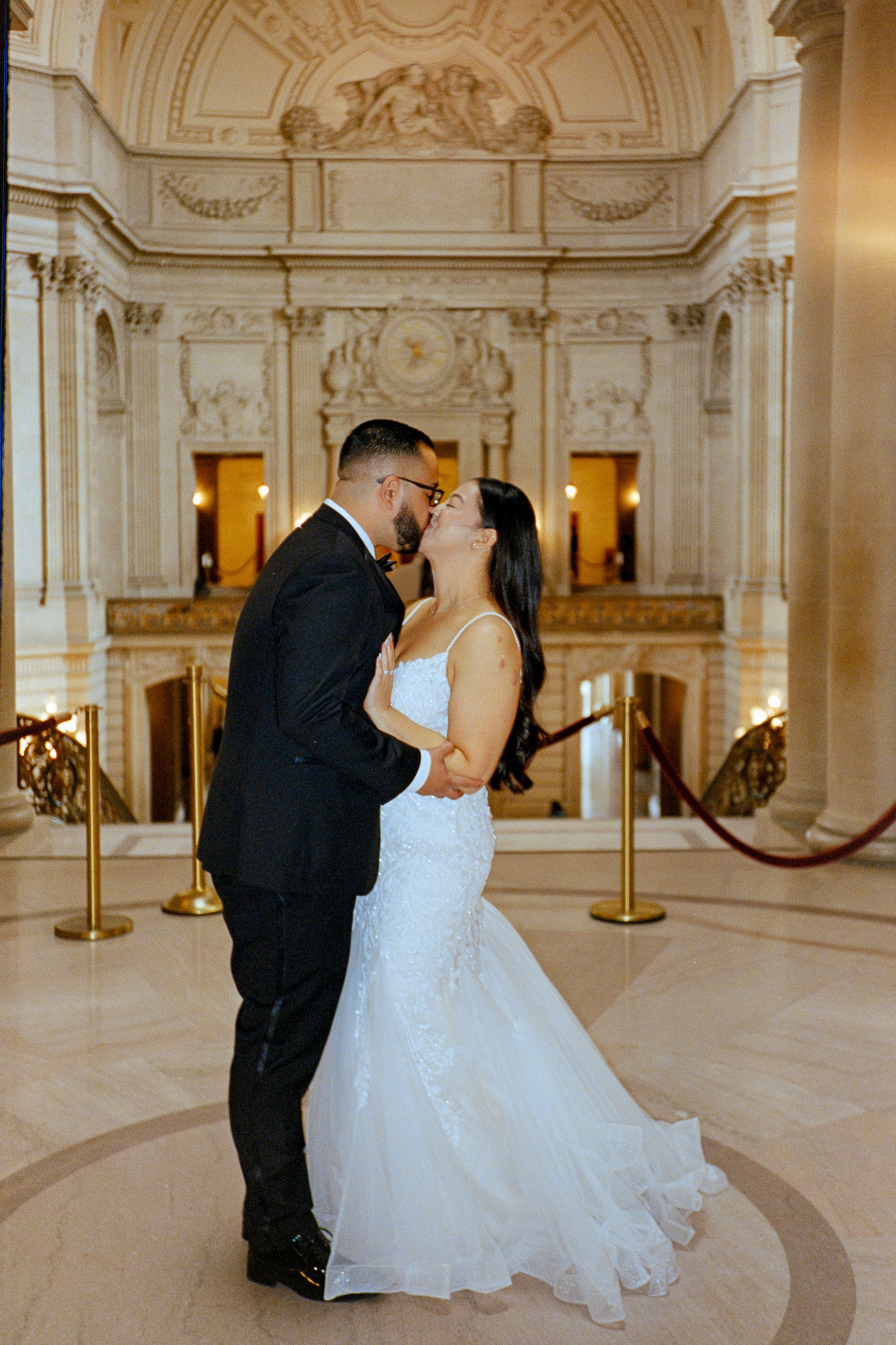 Josh + Vi_Wedding_San Francisco City Hall_26.04.09_Melissa Rae Photography-170.jpg