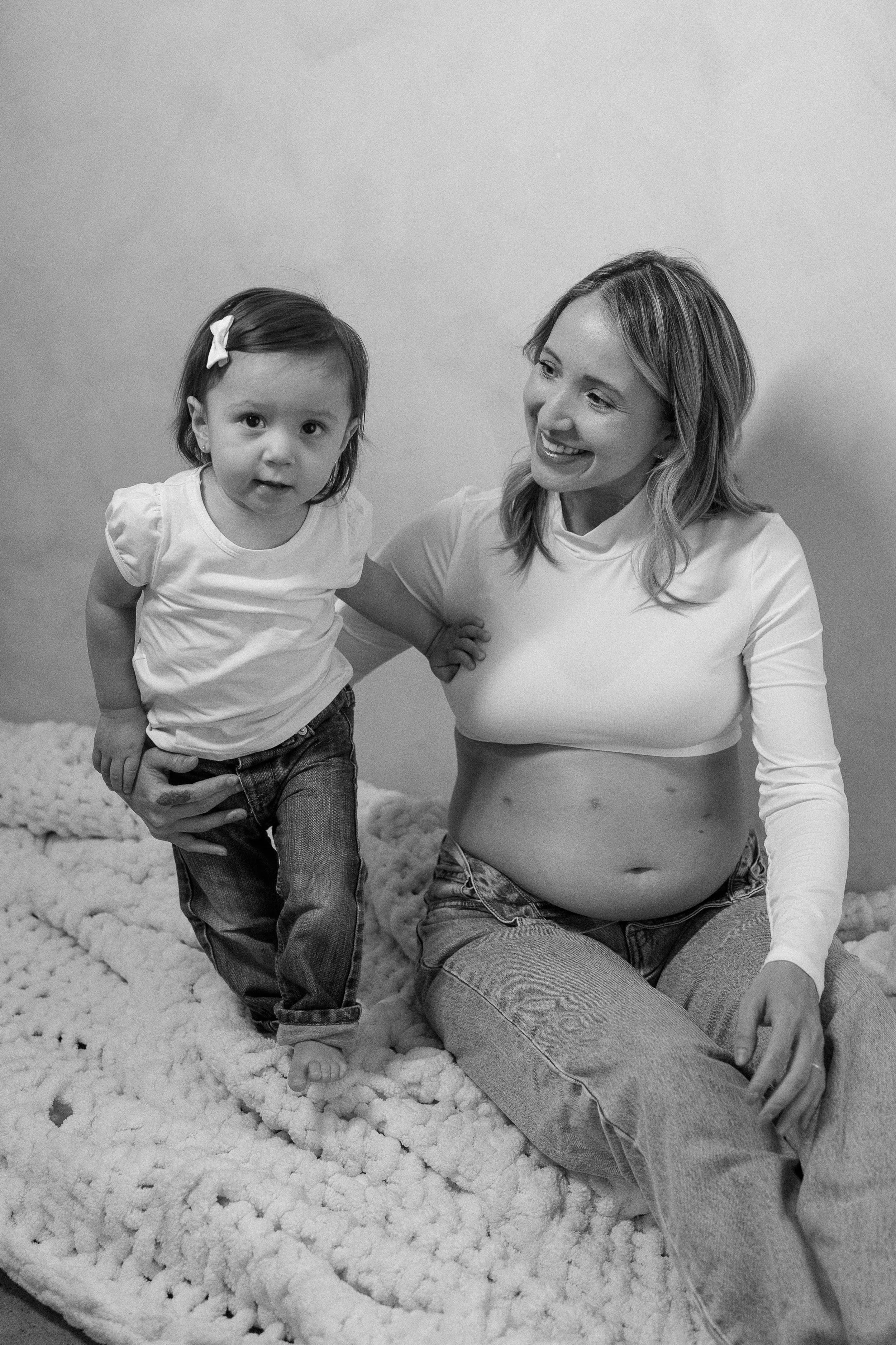 Ana + Servando_Maternity_Costa Mesa_26.05.17_Melissa Rae Photography-4.jpg