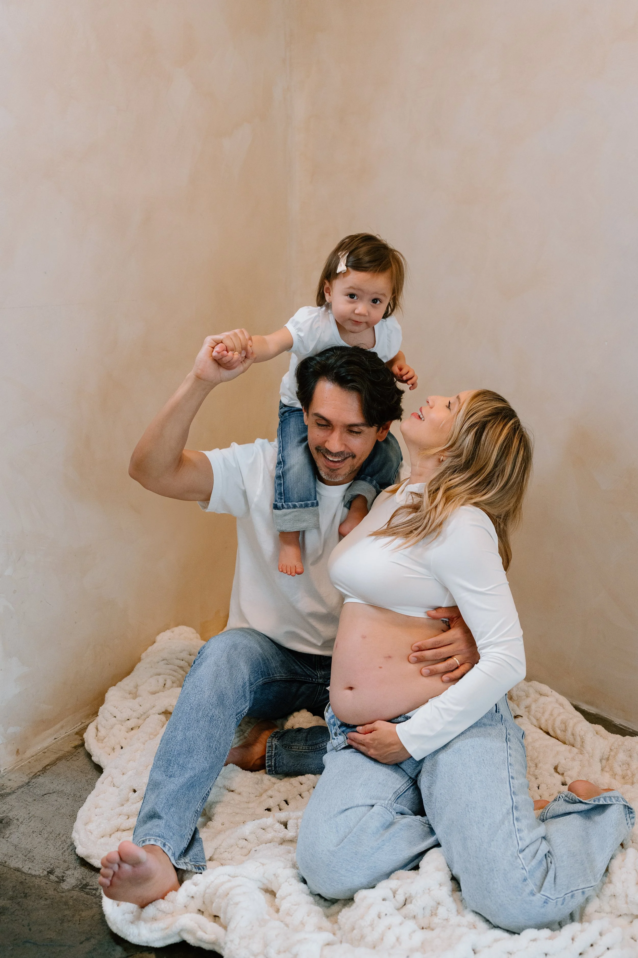 Ana + Servando_Maternity_Costa Mesa_26.05.17_Melissa Rae Photography-13.jpg
