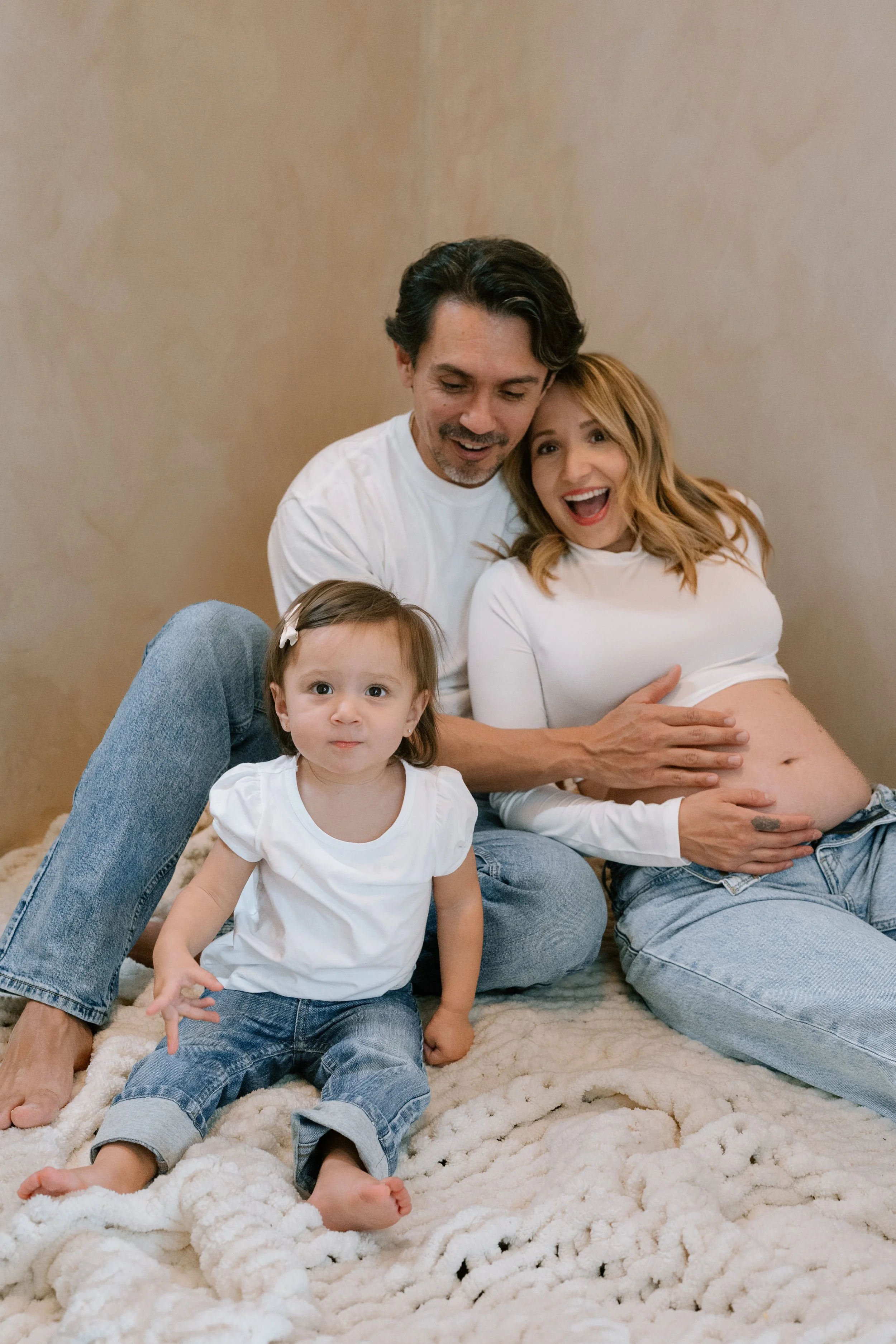 Ana + Servando_Maternity_Costa Mesa_26.05.17_Melissa Rae Photography-15.jpg