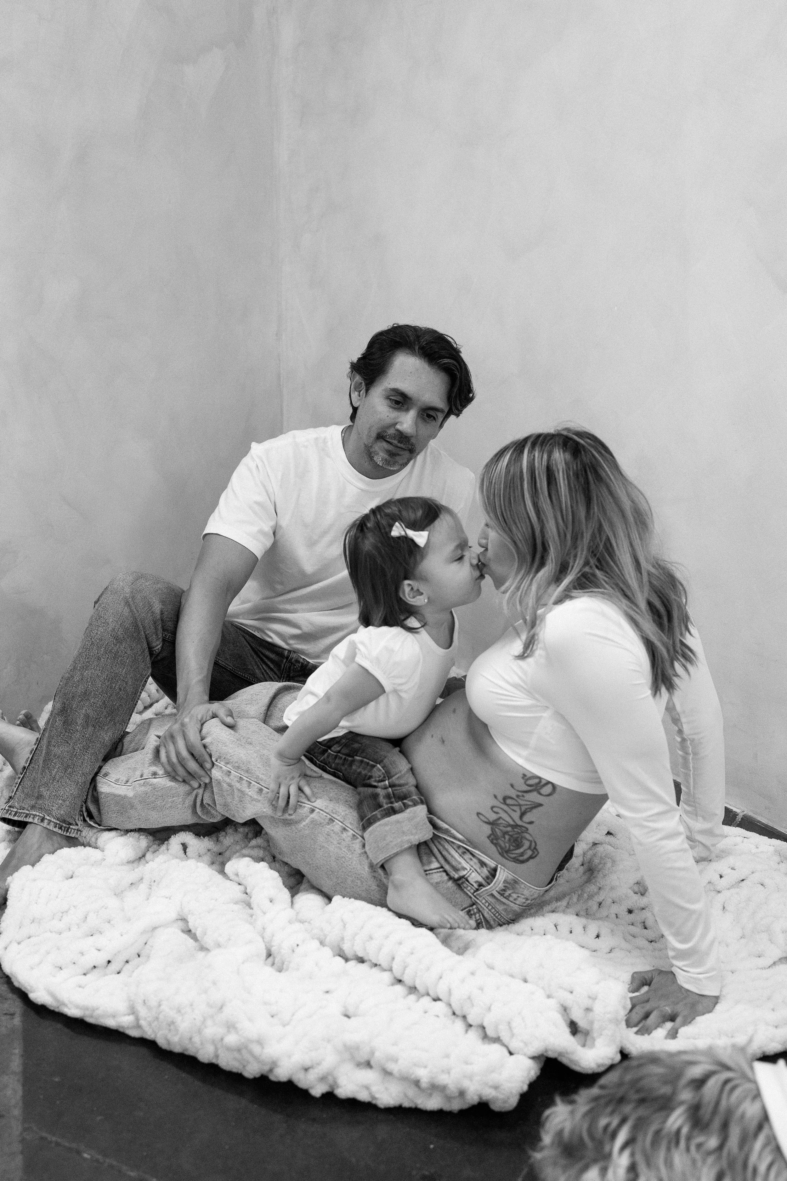 Ana + Servando_Maternity_Costa Mesa_26.05.17_Melissa Rae Photography-23.jpg