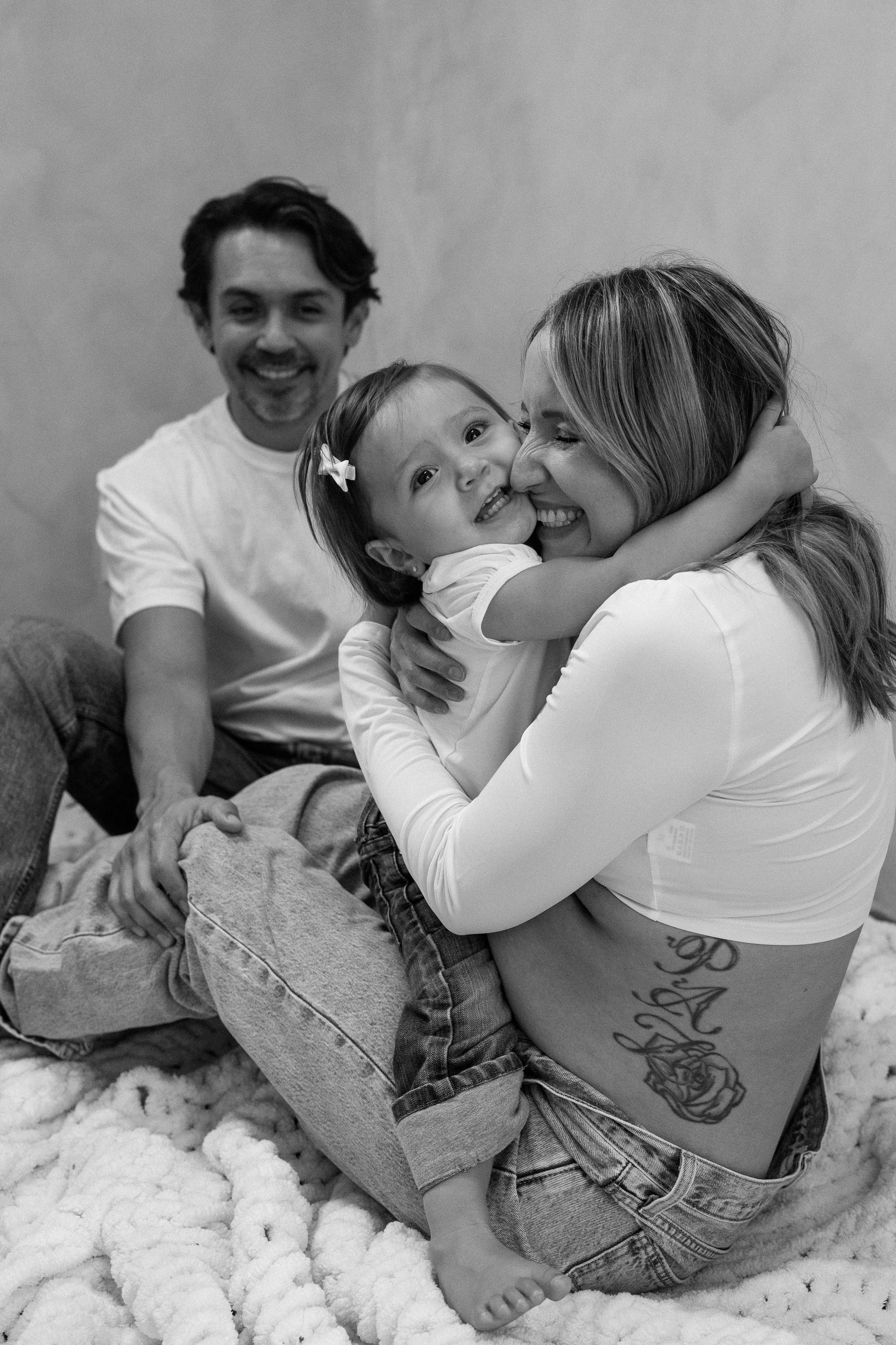 Ana + Servando_Maternity_Costa Mesa_26.05.17_Melissa Rae Photography-27.jpg
