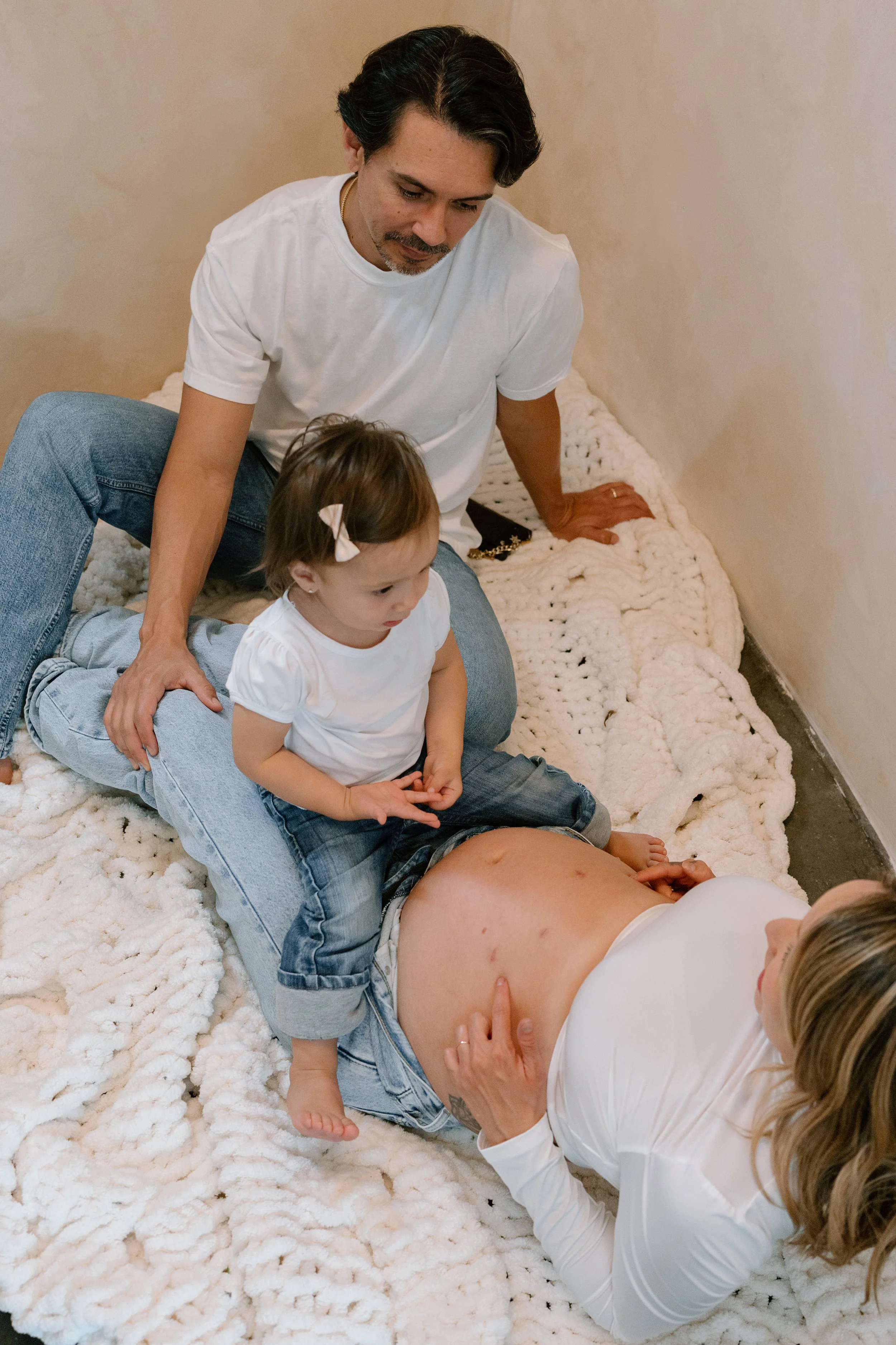 Ana + Servando_Maternity_Costa Mesa_26.05.17_Melissa Rae Photography-28.jpg