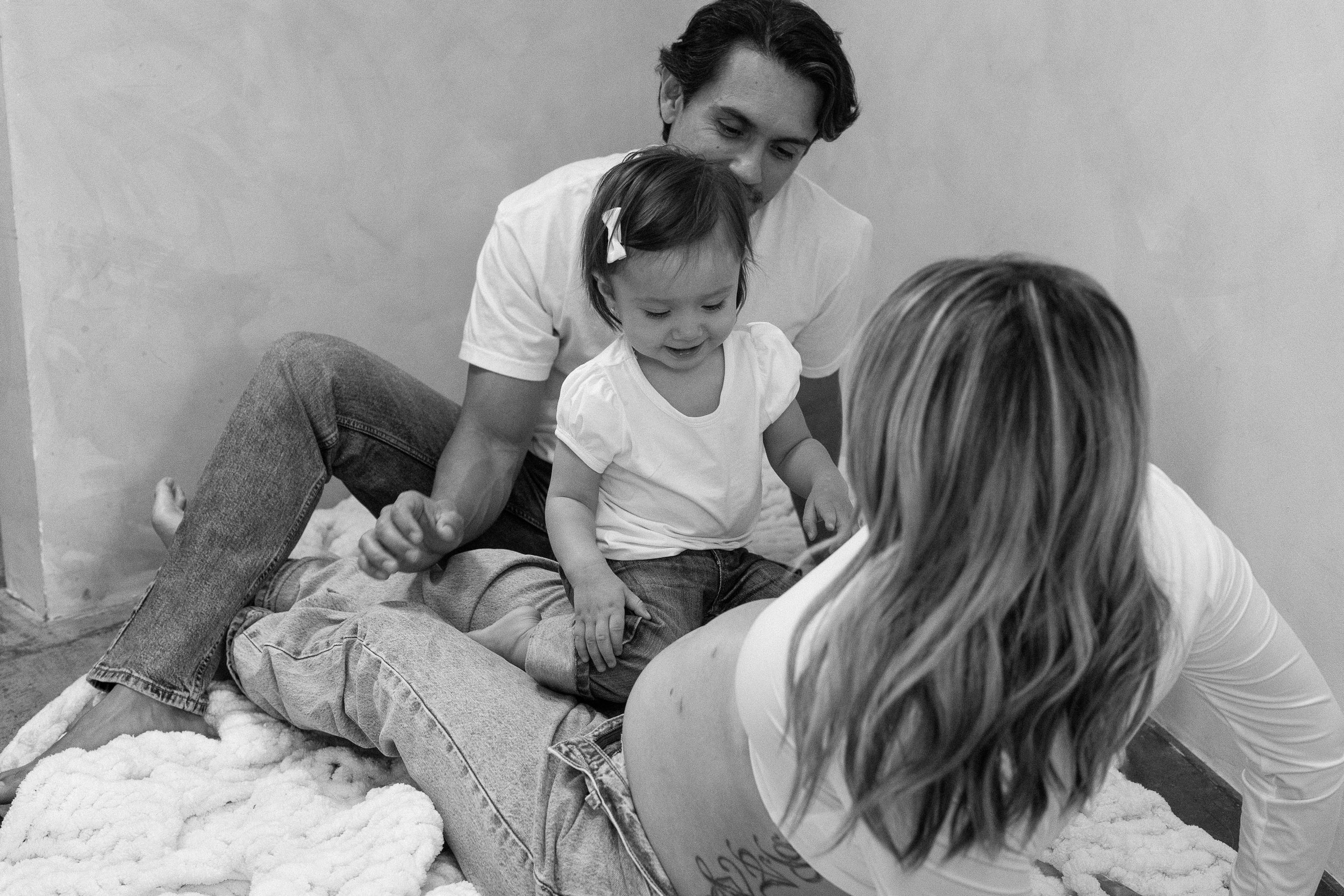 Ana + Servando_Maternity_Costa Mesa_26.05.17_Melissa Rae Photography-30.jpg