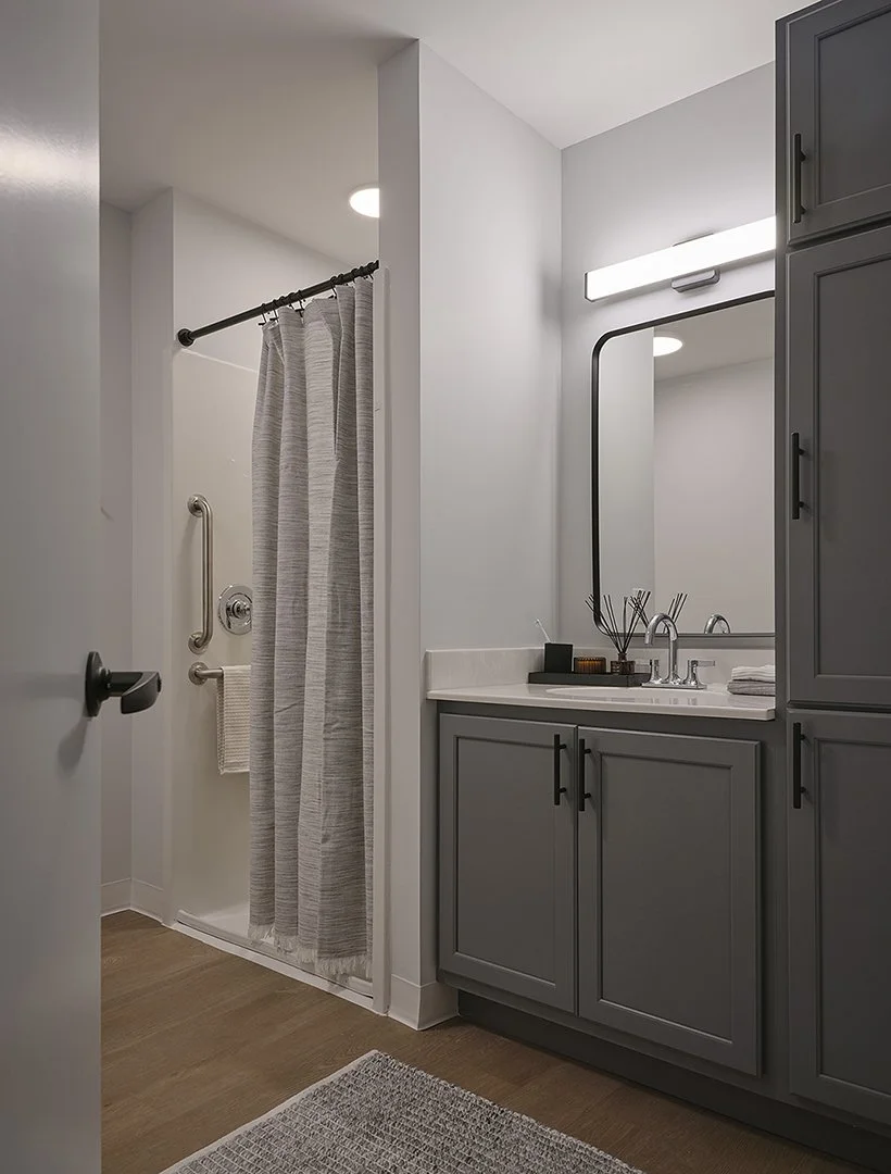 00803_028_Unit Bath.jpg