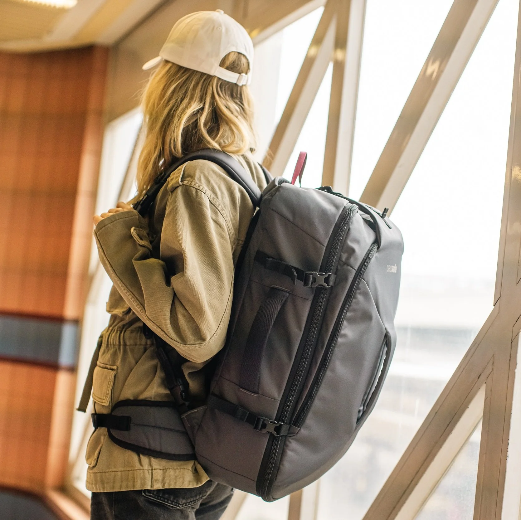 PacsafeEXP_45LCarryOnTravelPack_60322144_Slate_43.jpg