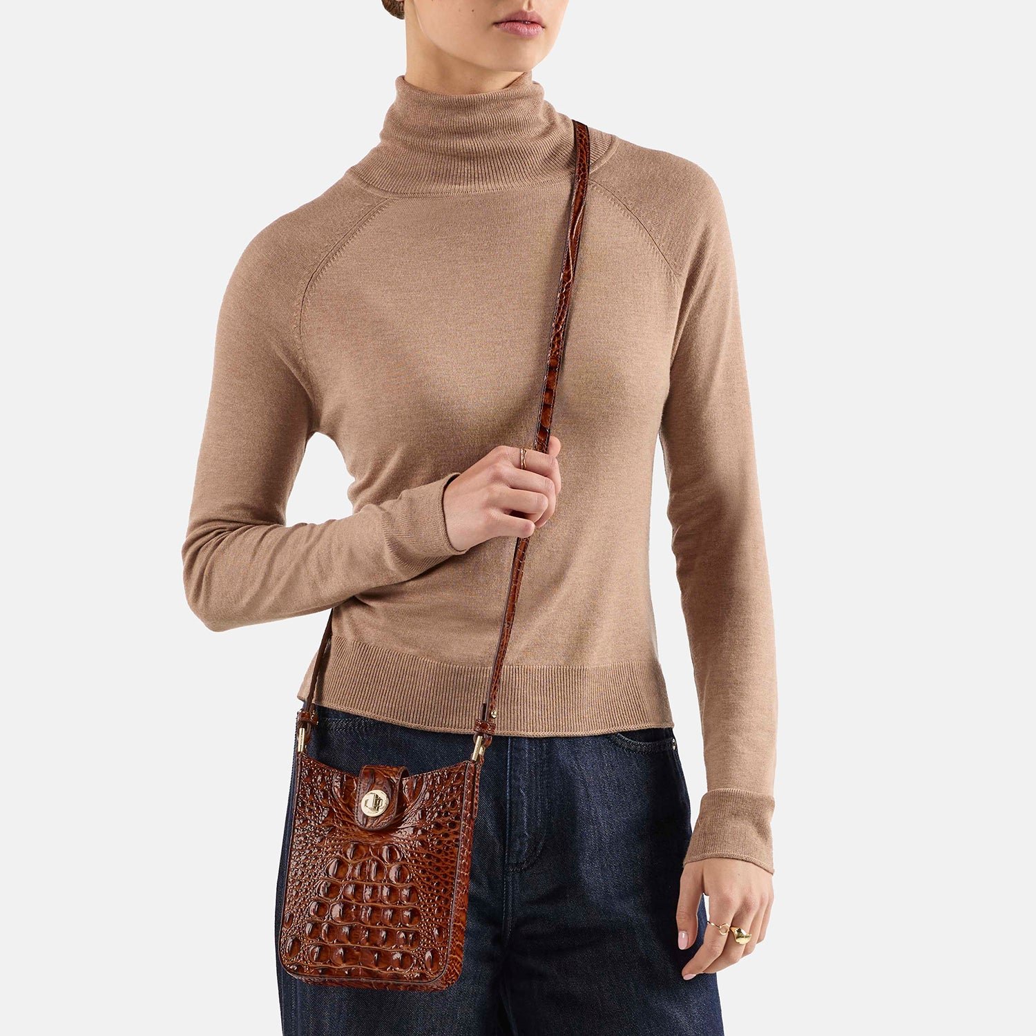 V04-Marley_Pecan_On_Figure_1_1536x.jpg