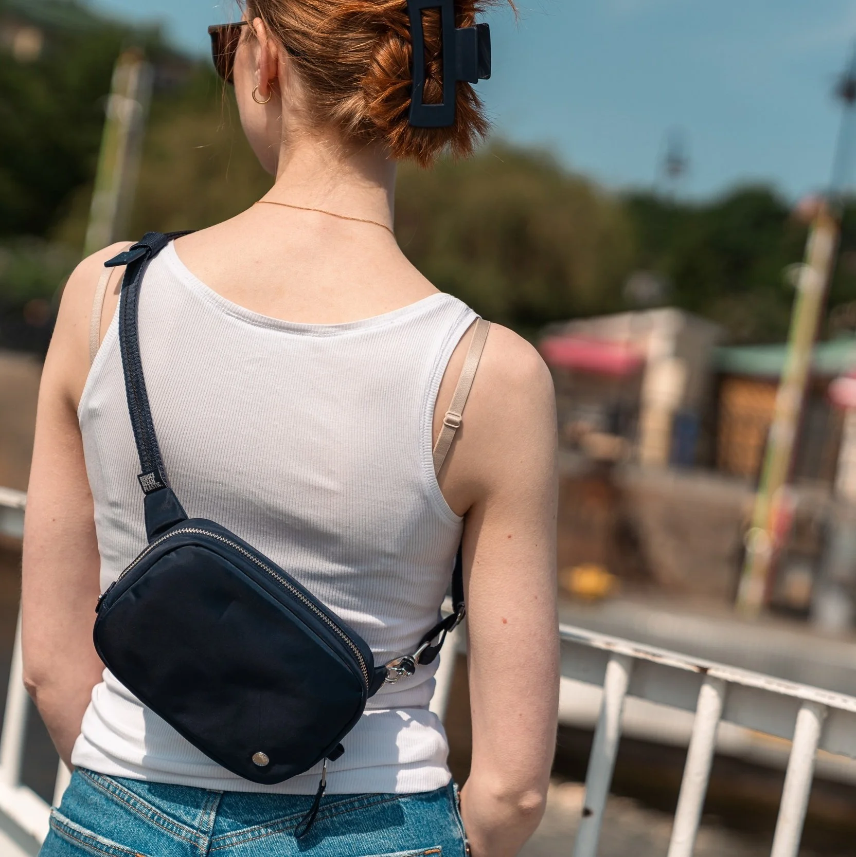 Pacsafe 20467 W Anti-Theft Micro Sling