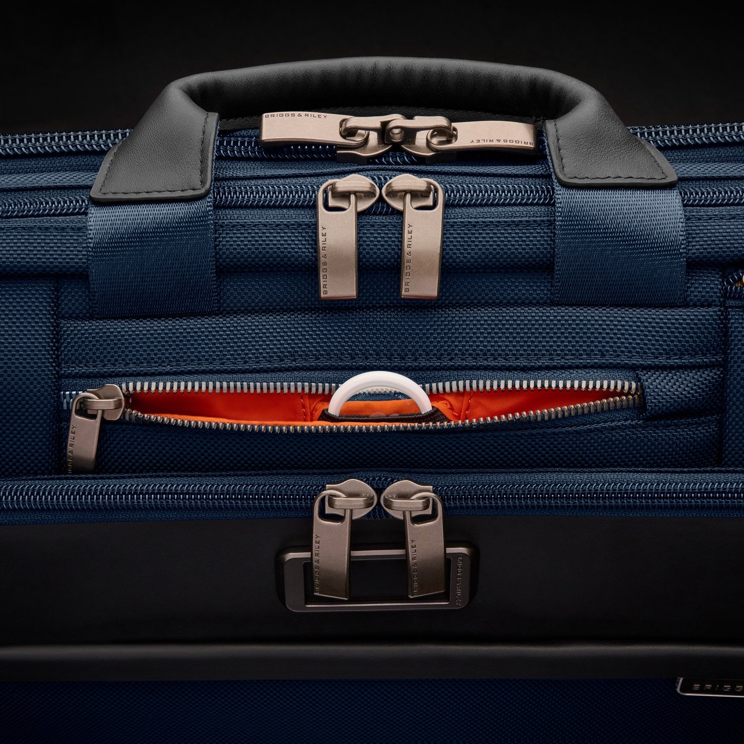 KB525X_KB535X-5_Tracker_Pocket.jpg